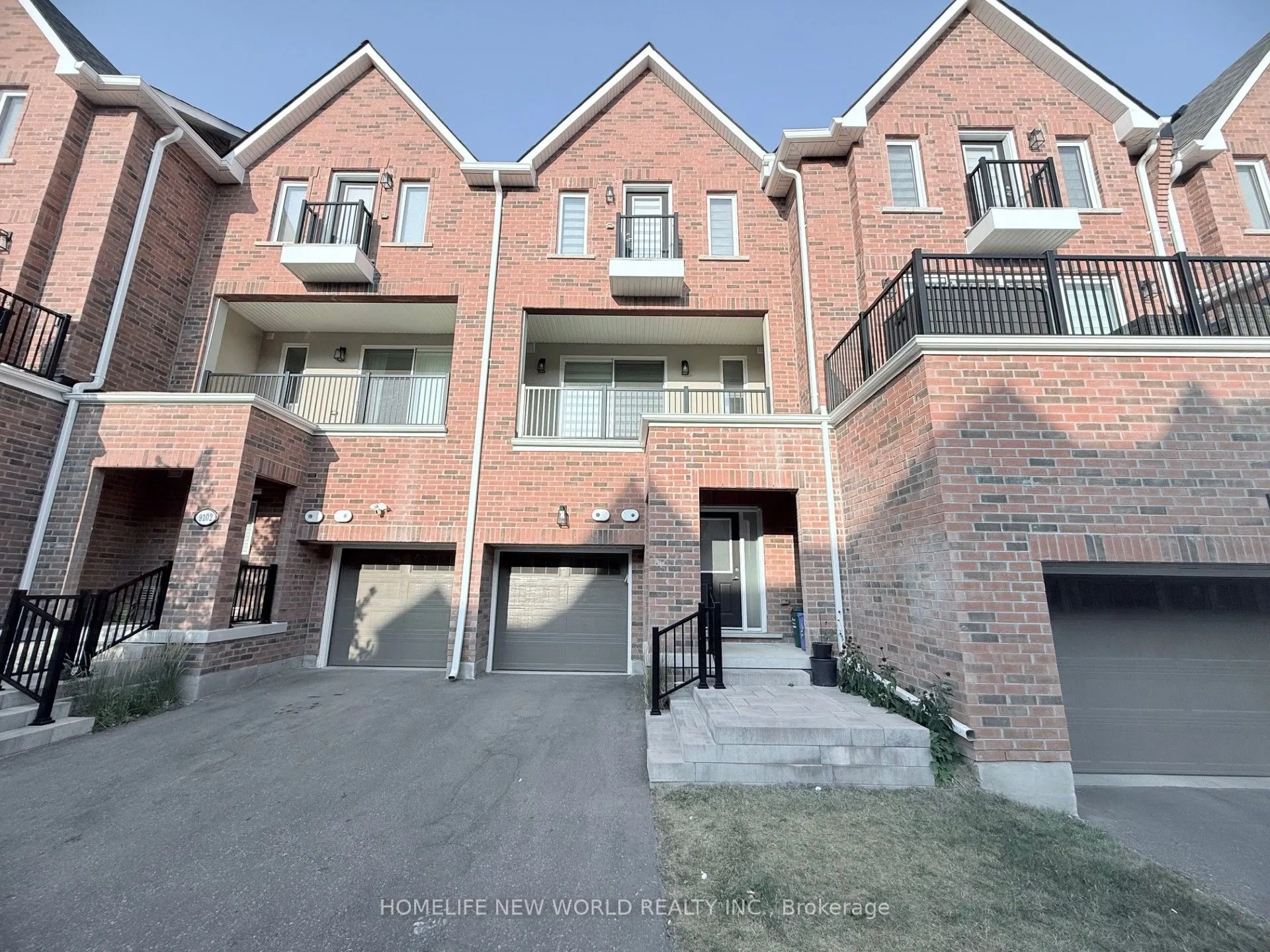 9100 Woodbine Avenue