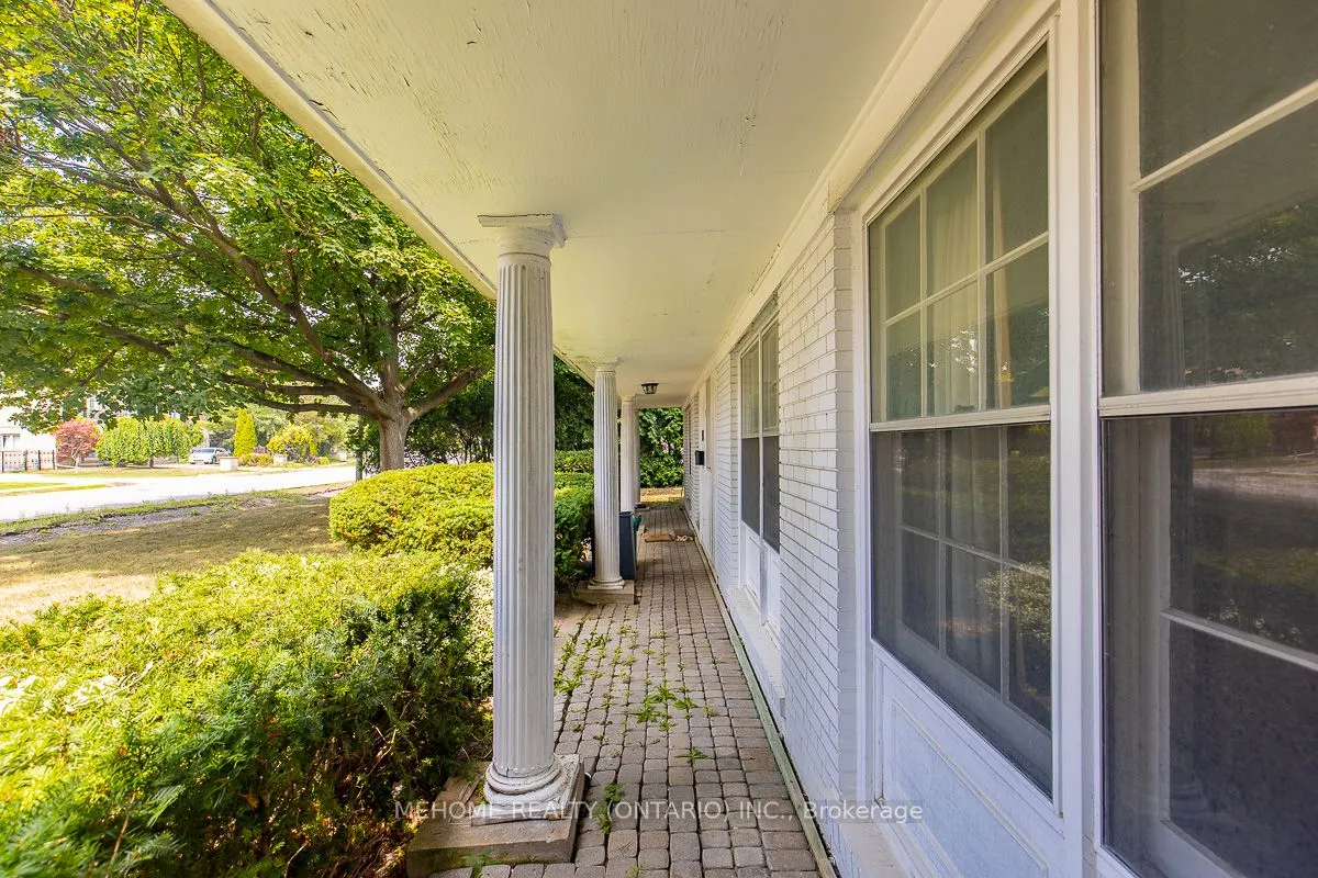 9 Laureleaf Road
