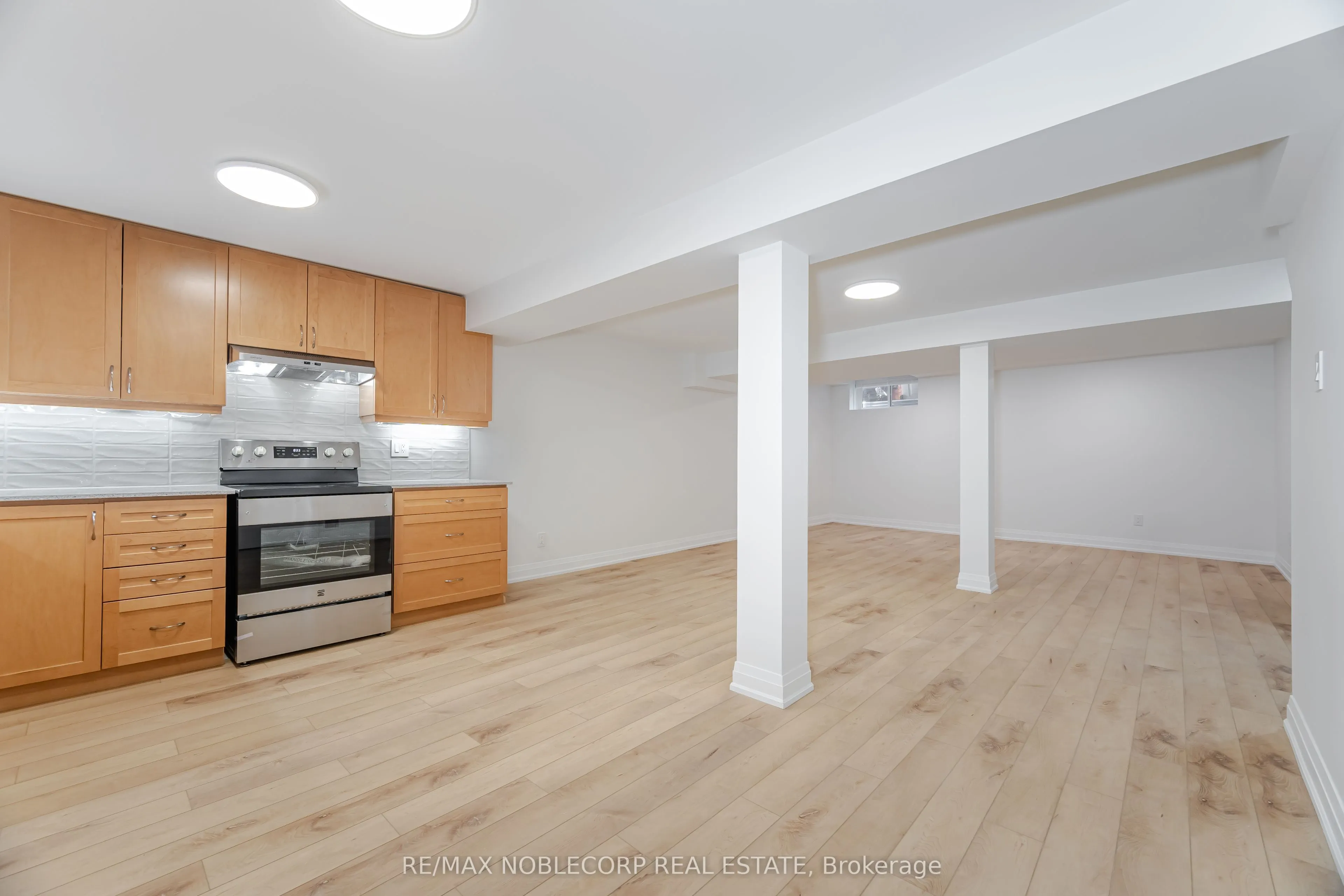 131 Dunstan Crescent, #Lower