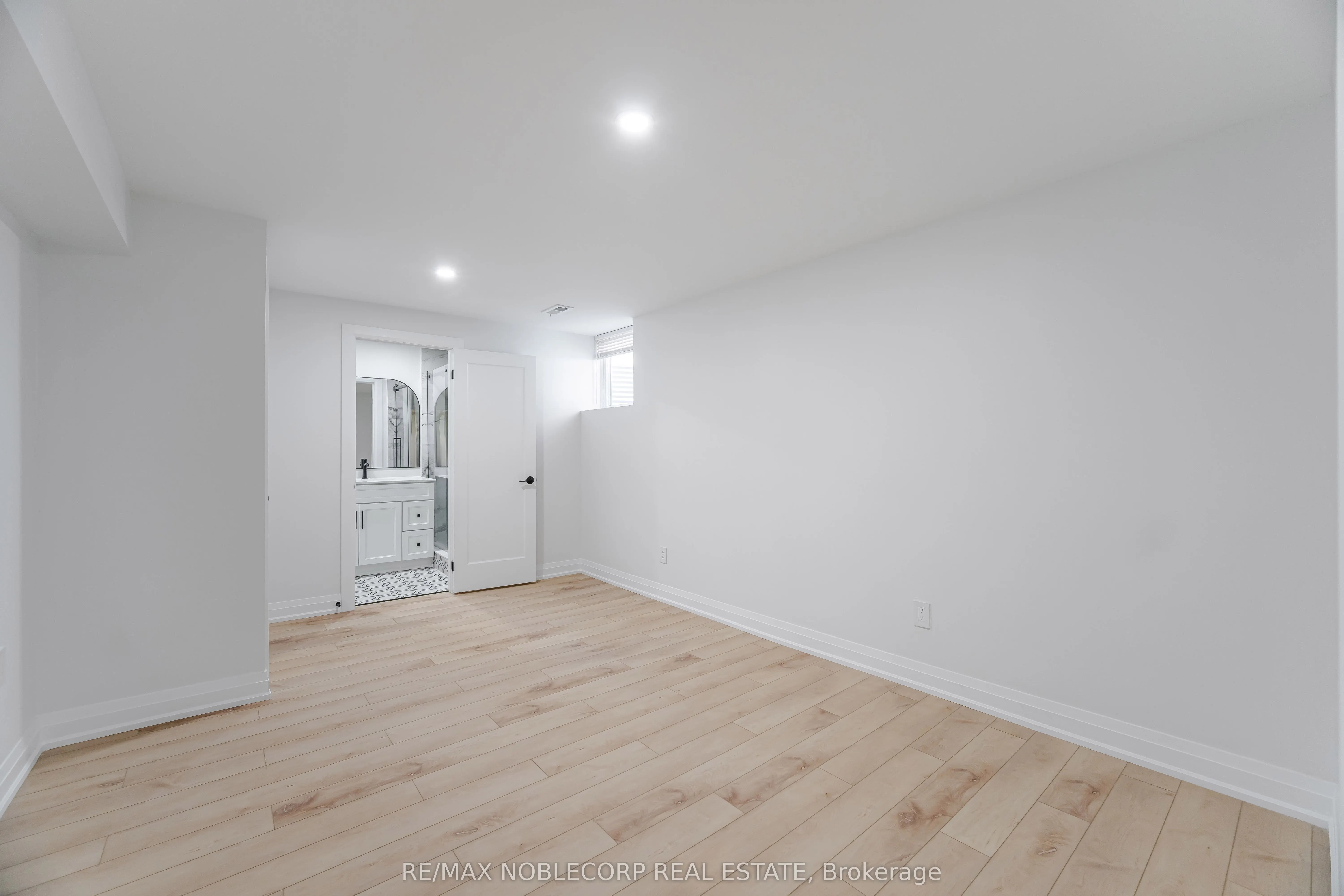 131 Dunstan Crescent, #Lower