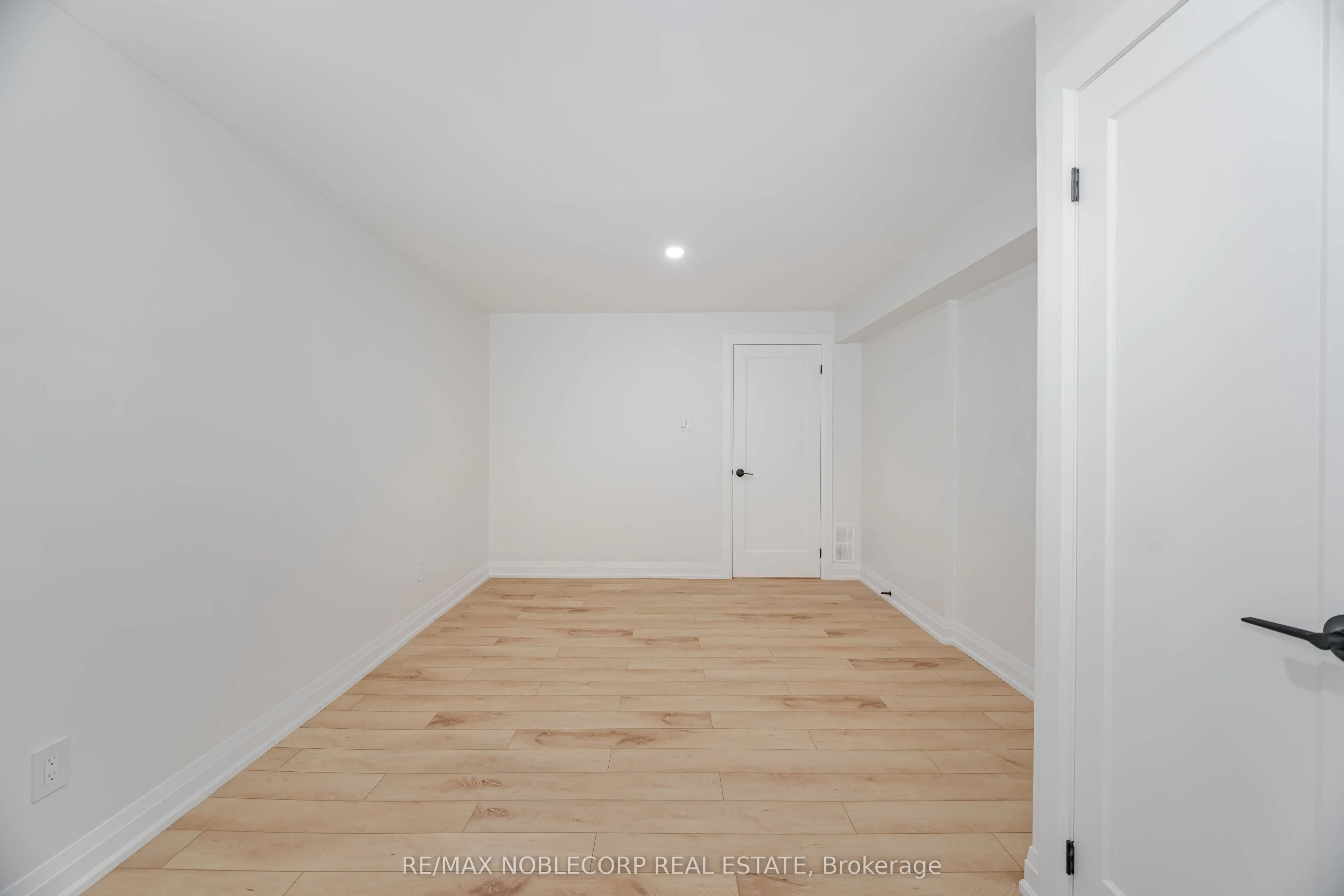 131 Dunstan Crescent, #Lower
