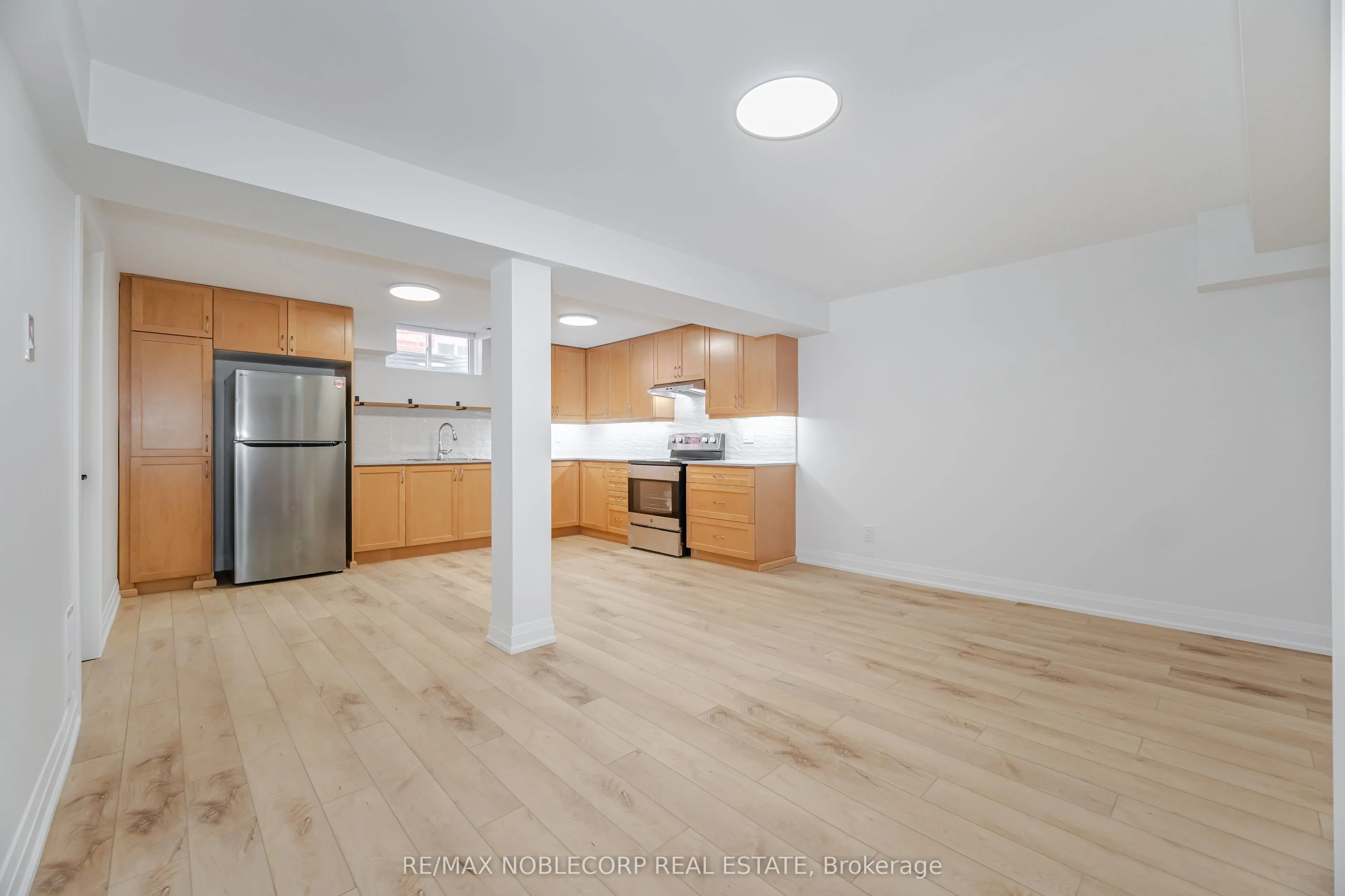 131 Dunstan Crescent, #Lower