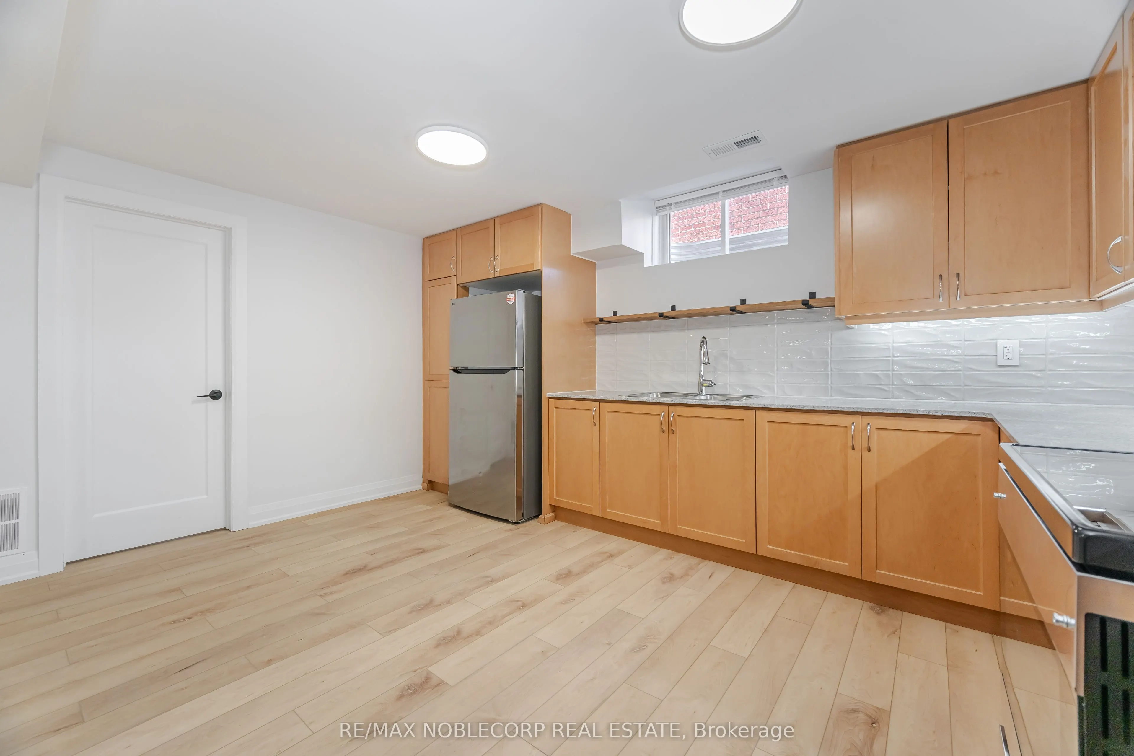 131 Dunstan Crescent, #Lower