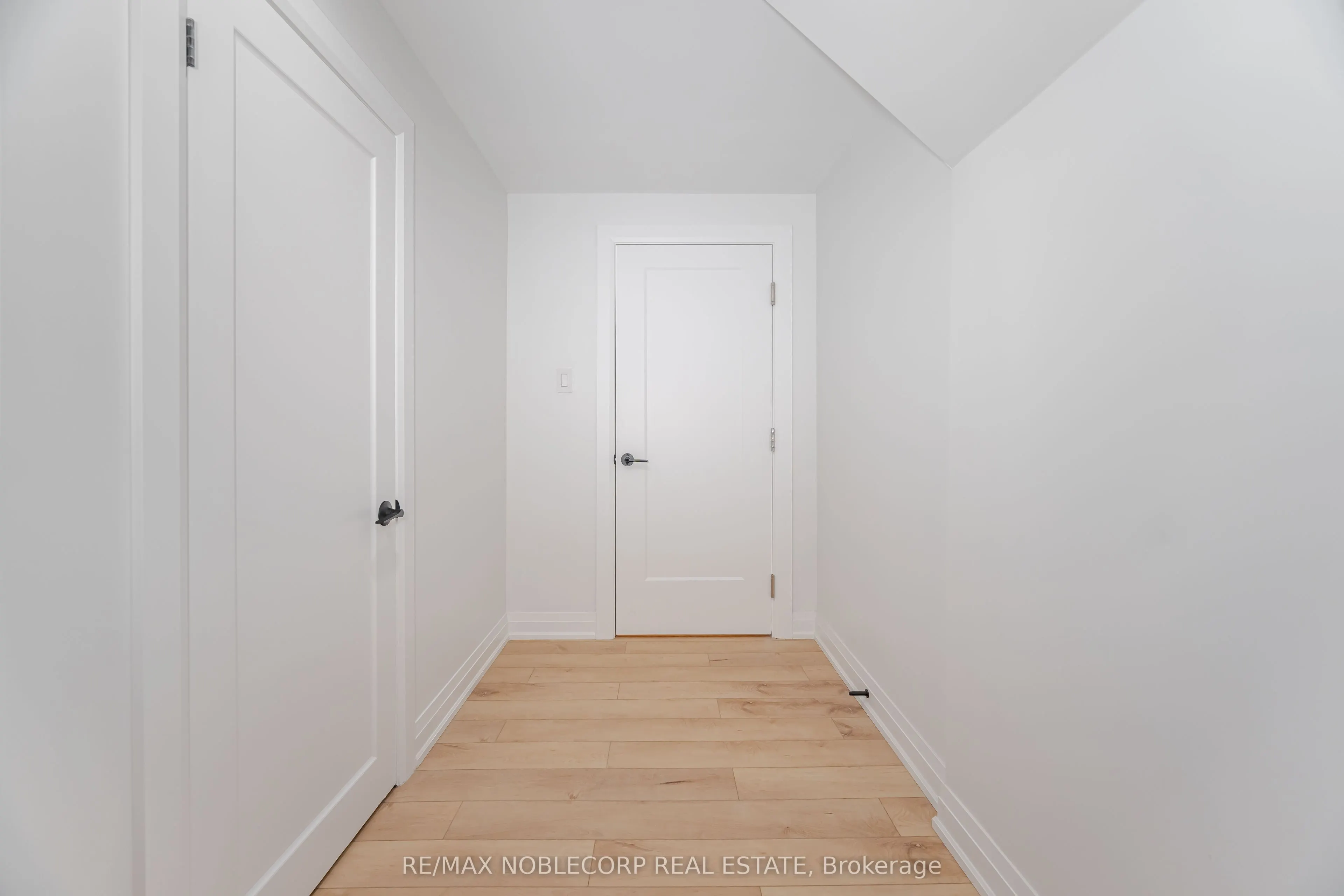 131 Dunstan Crescent, #Lower