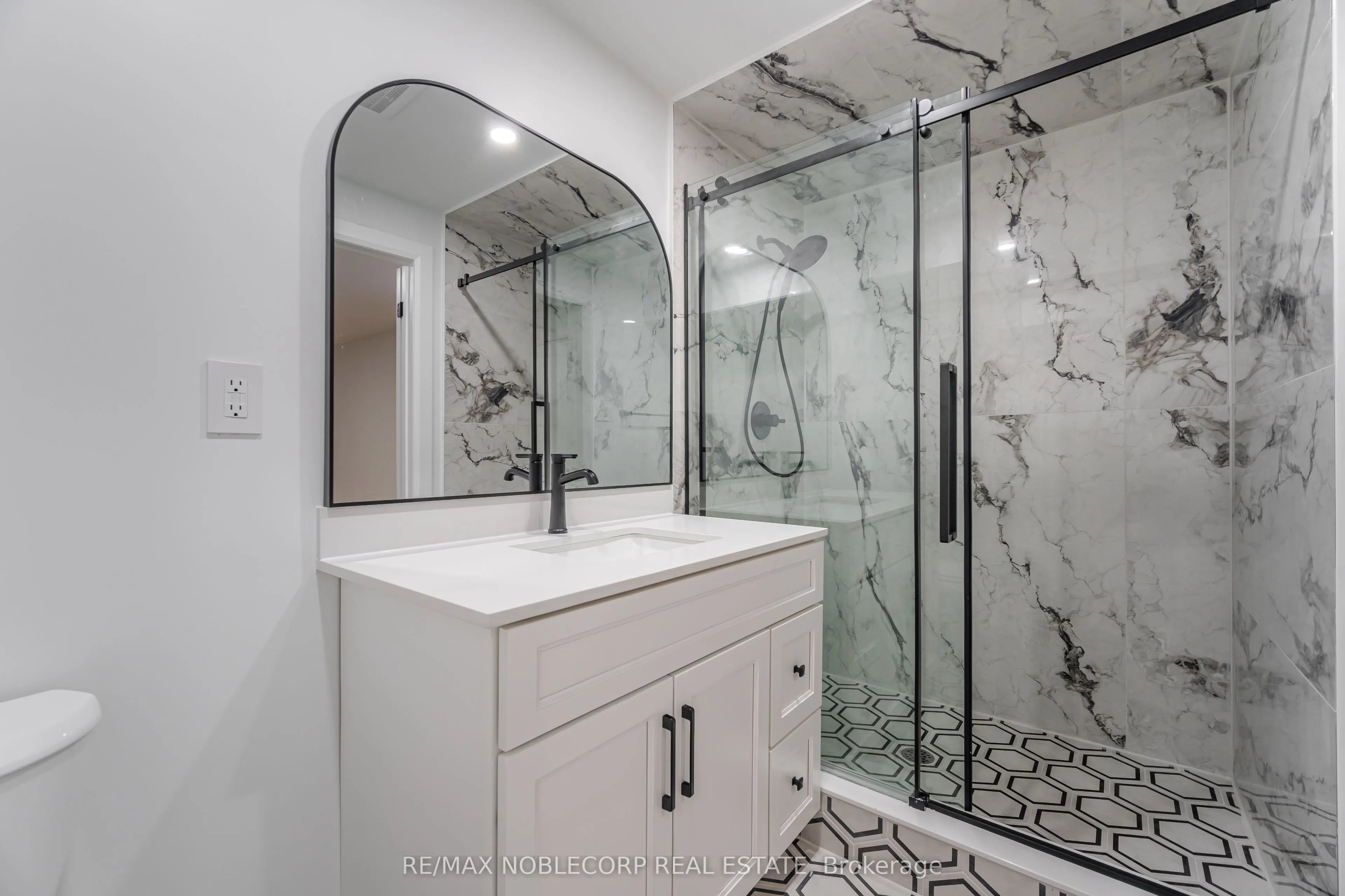 131 Dunstan Crescent, #Lower