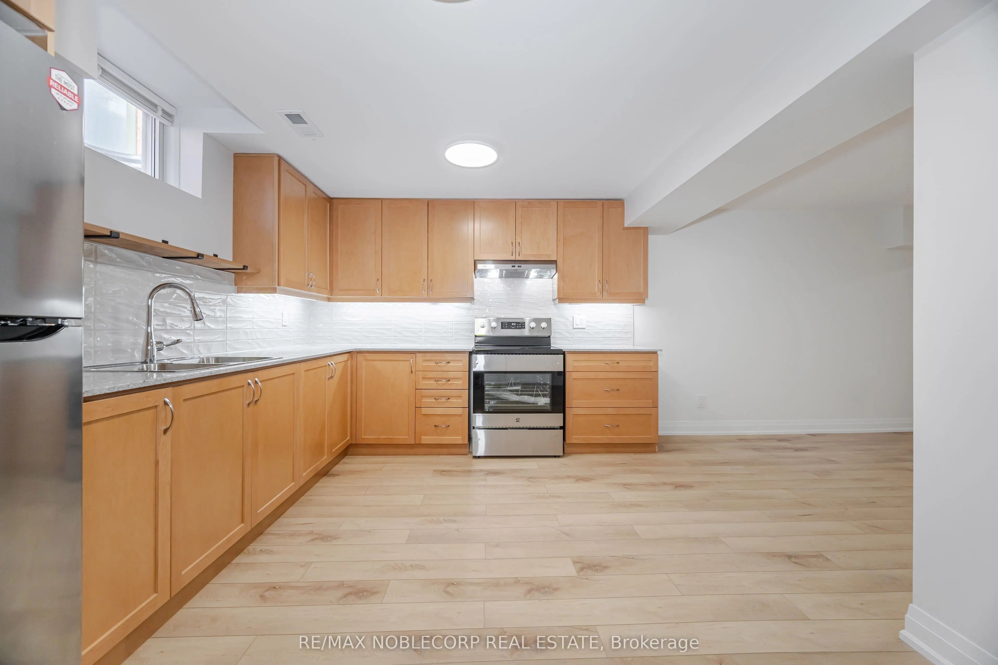 131 Dunstan Crescent, #Lower