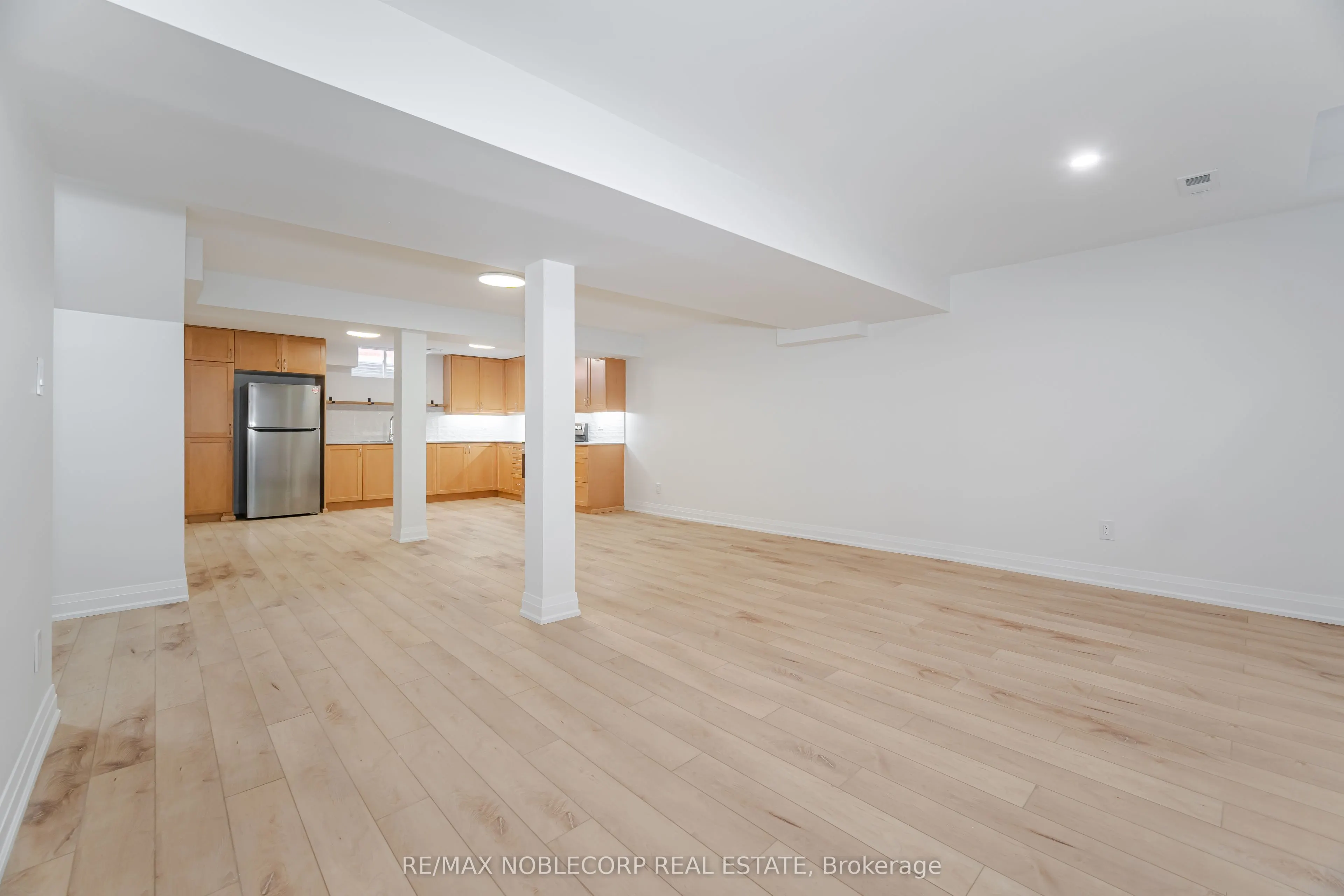 131 Dunstan Crescent, #Lower