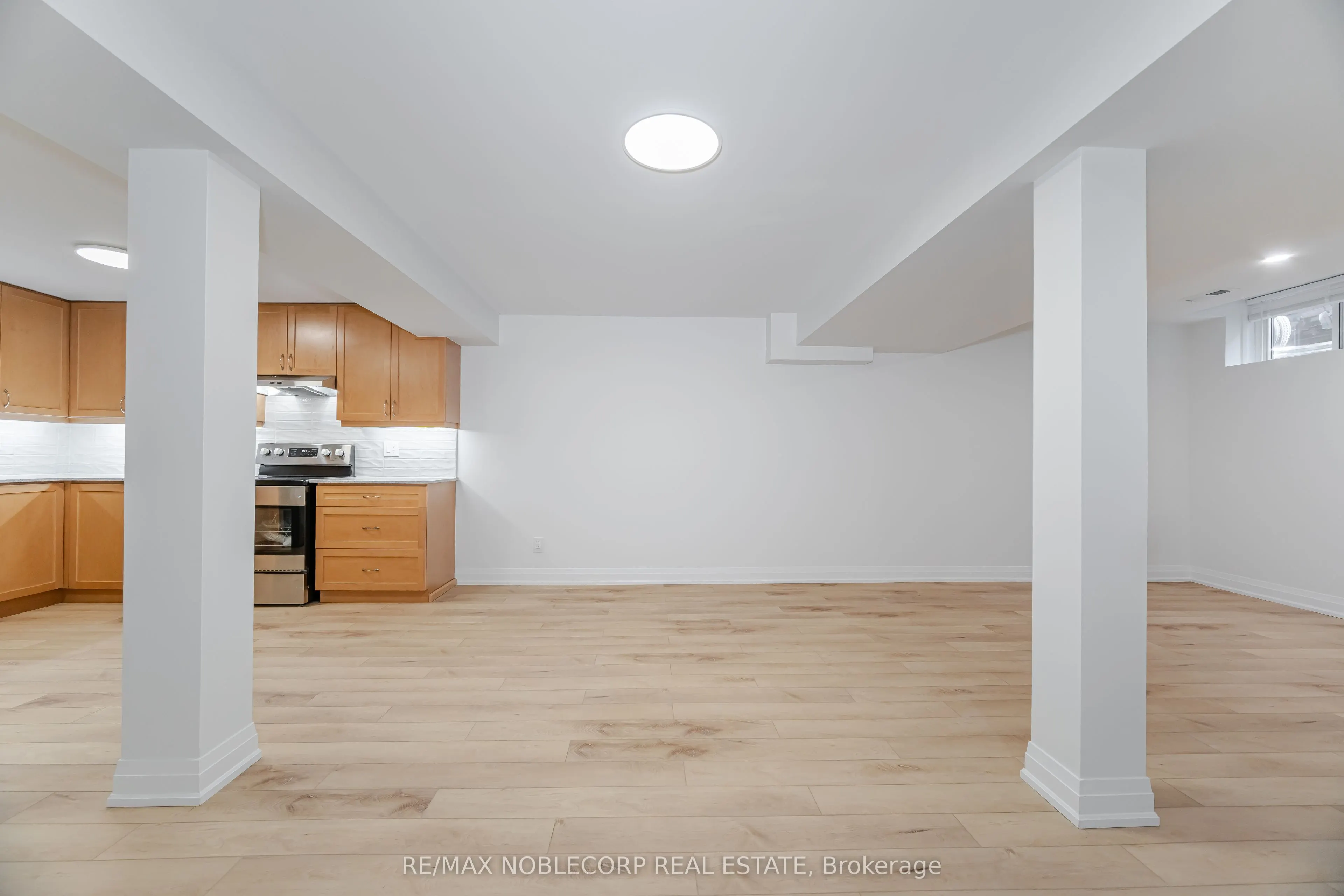 131 Dunstan Crescent, #Lower
