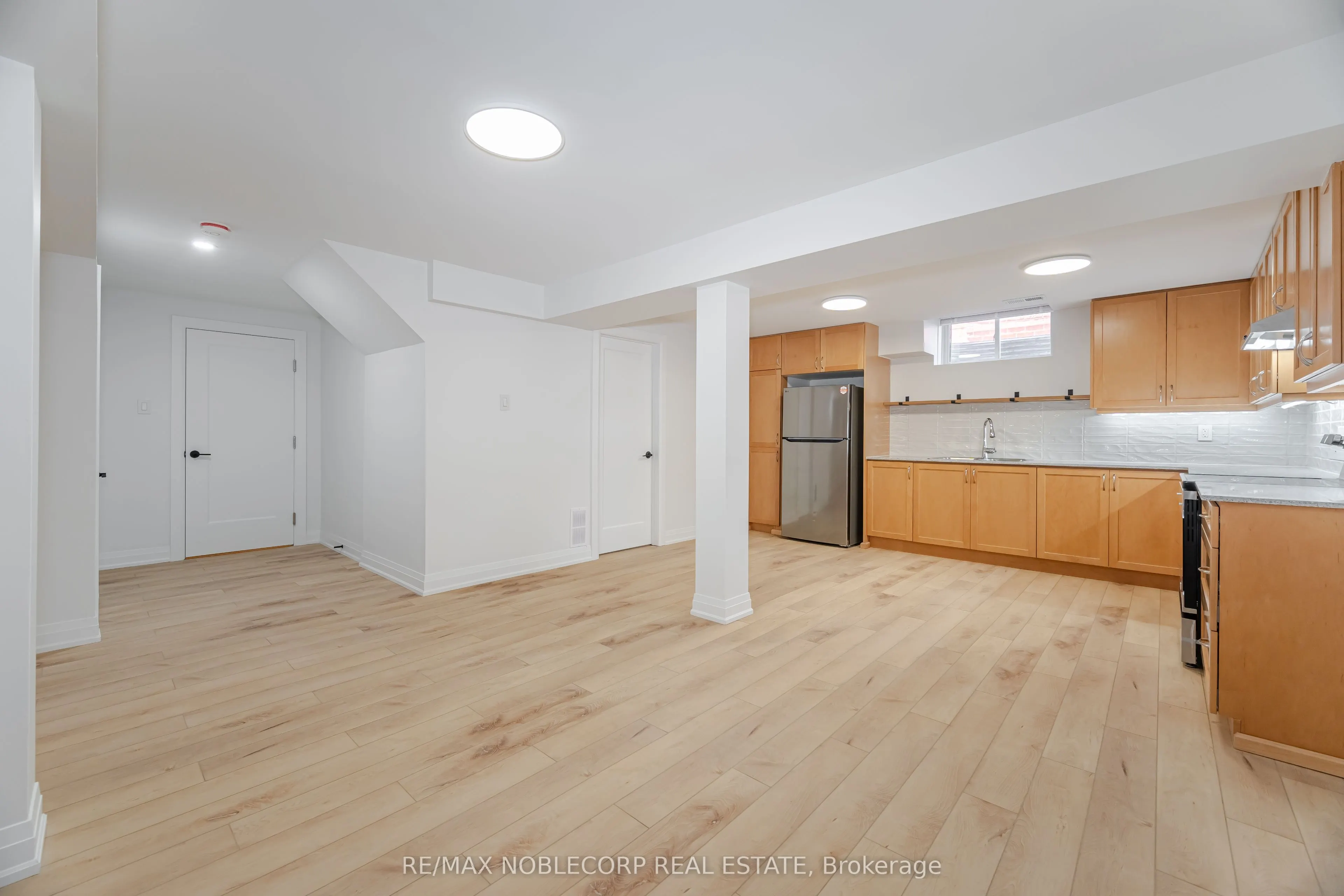 131 Dunstan Crescent, #Lower