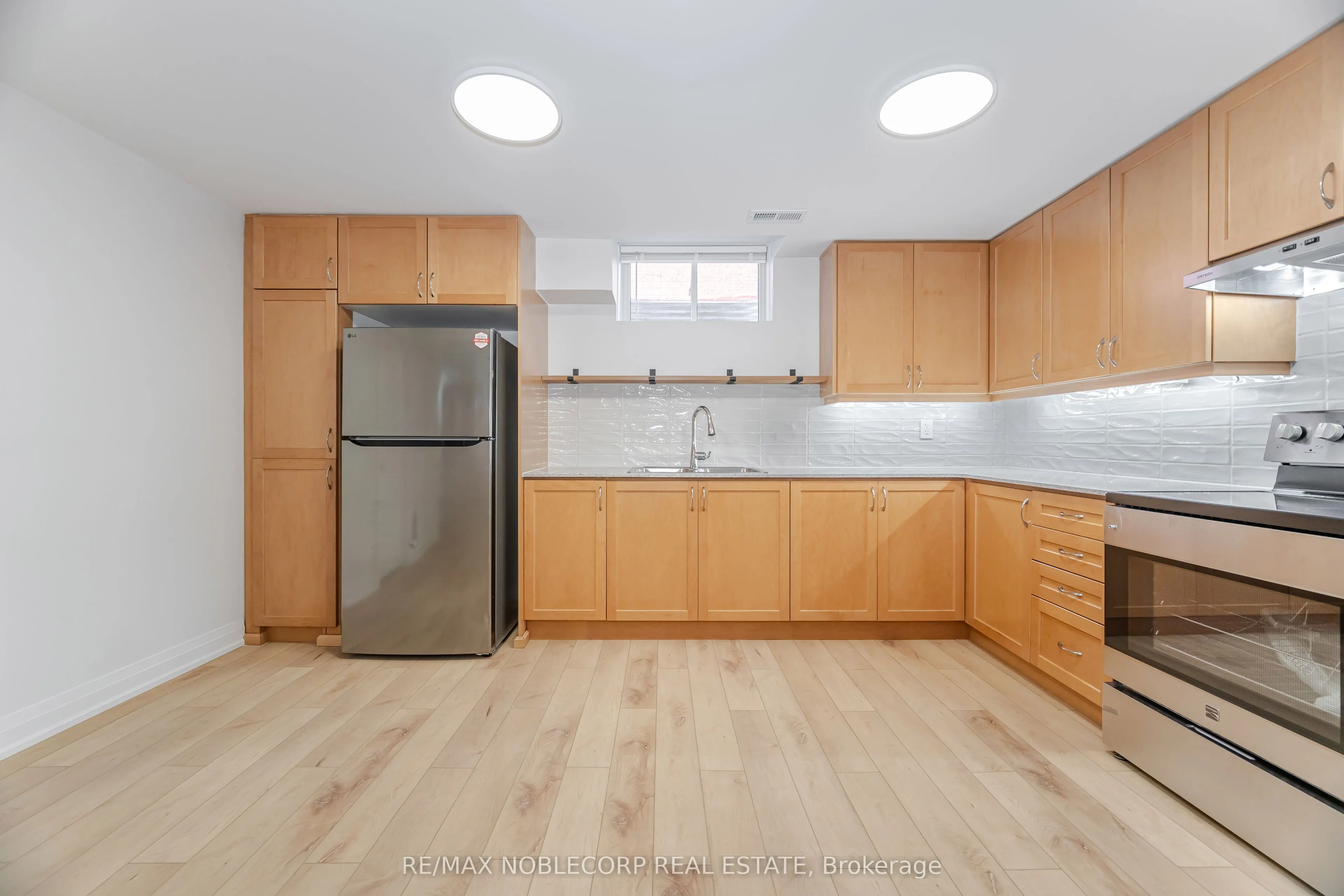 131 Dunstan Crescent, #Lower