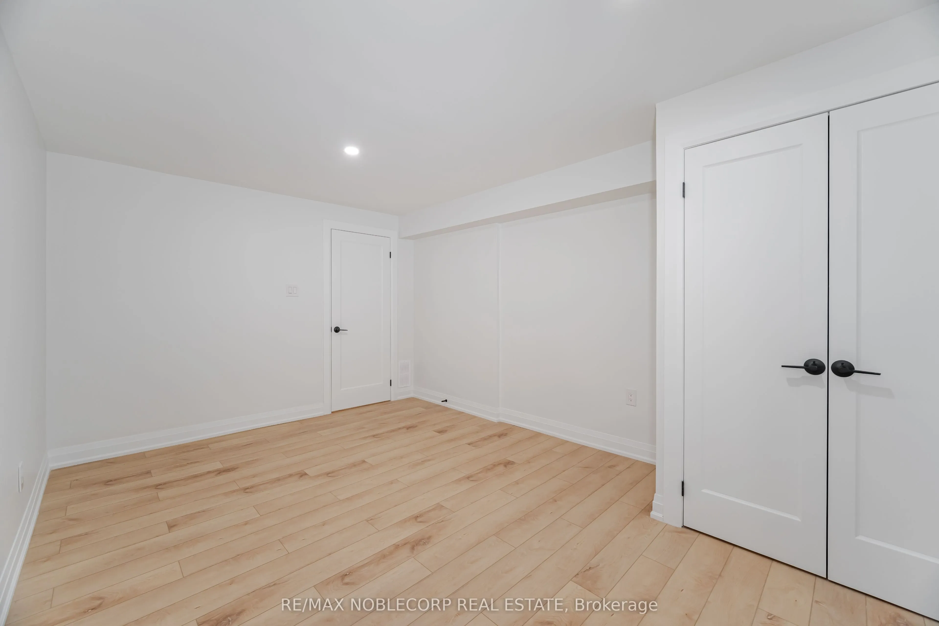 131 Dunstan Crescent, #Lower