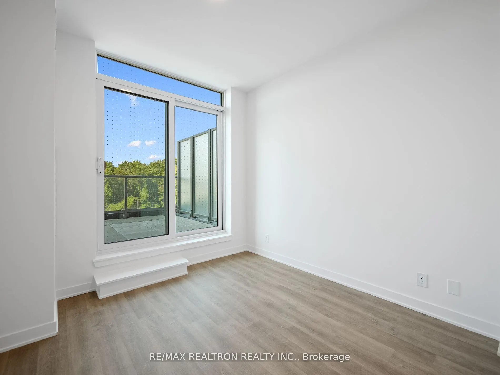 30 UPPER MALL Way, #A-209