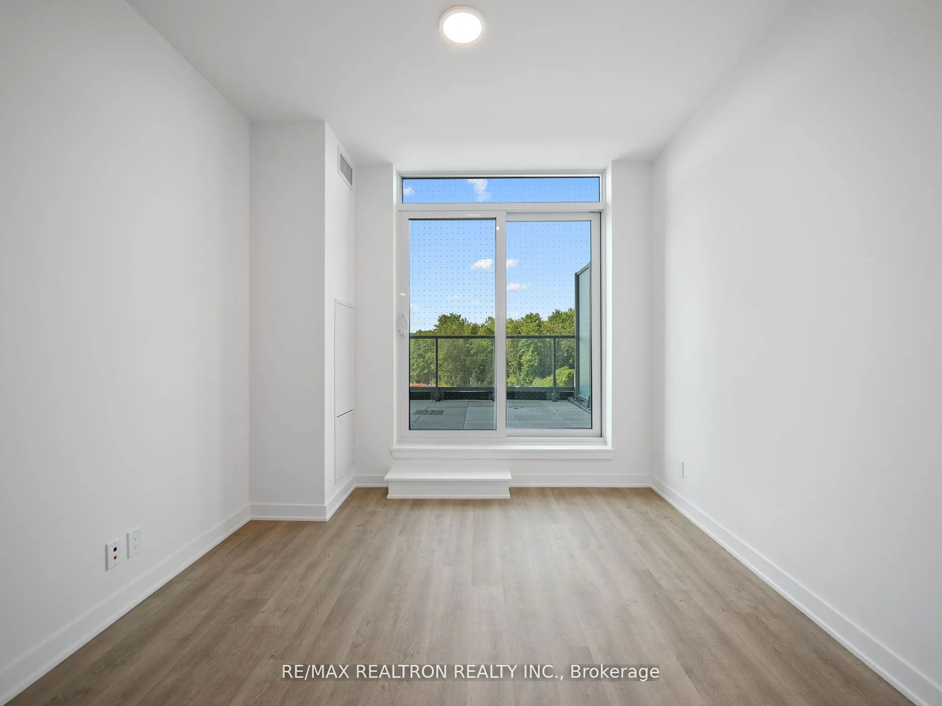 30 UPPER MALL Way, #A-209