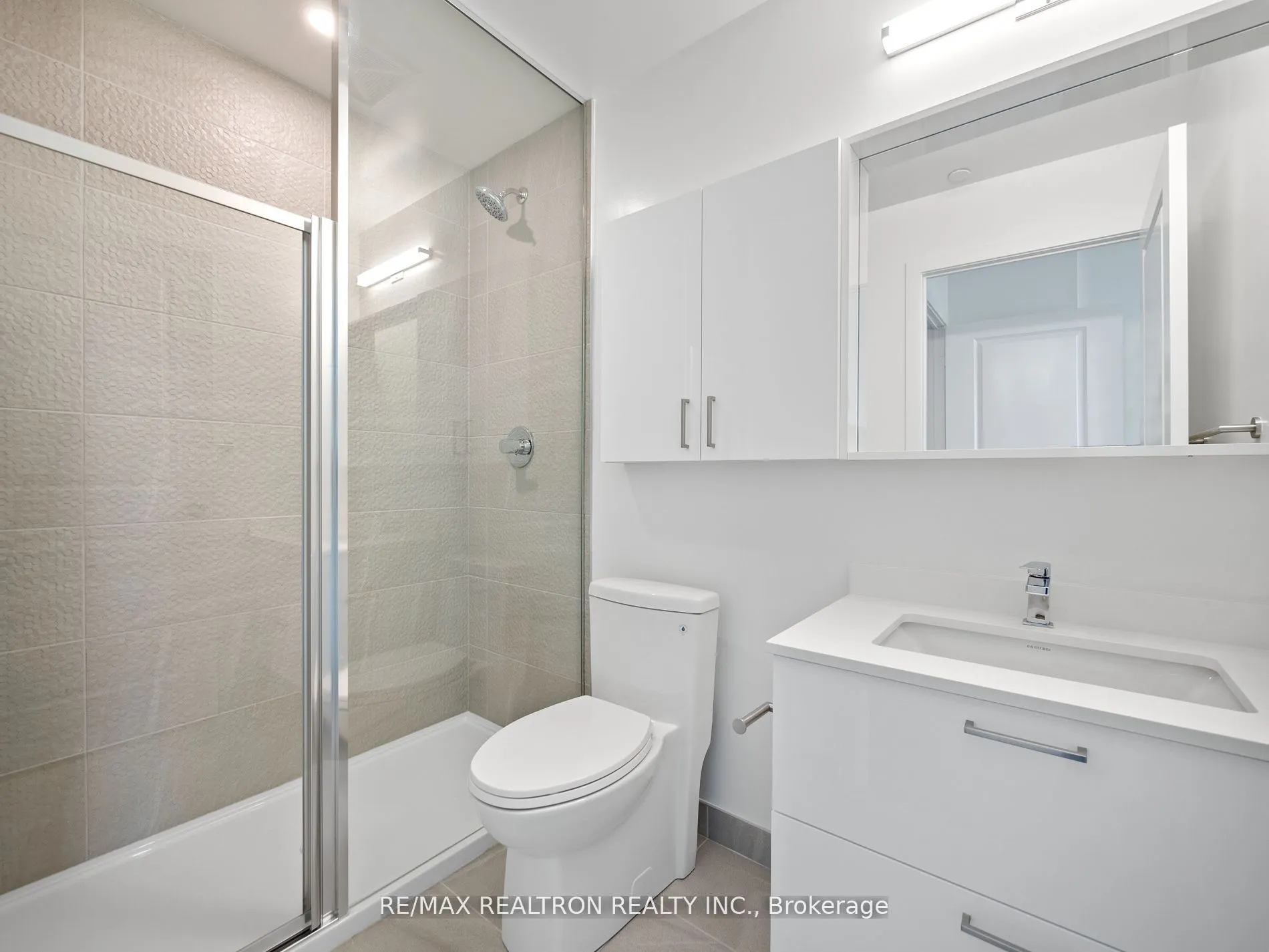 30 UPPER MALL Way, #A-209