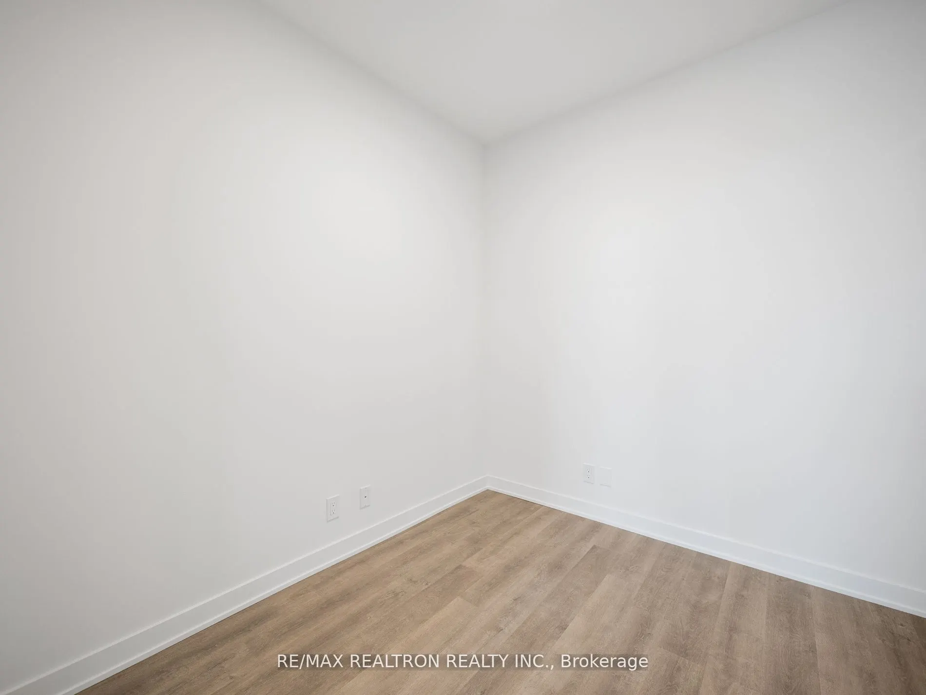 30 UPPER MALL Way, #A-209