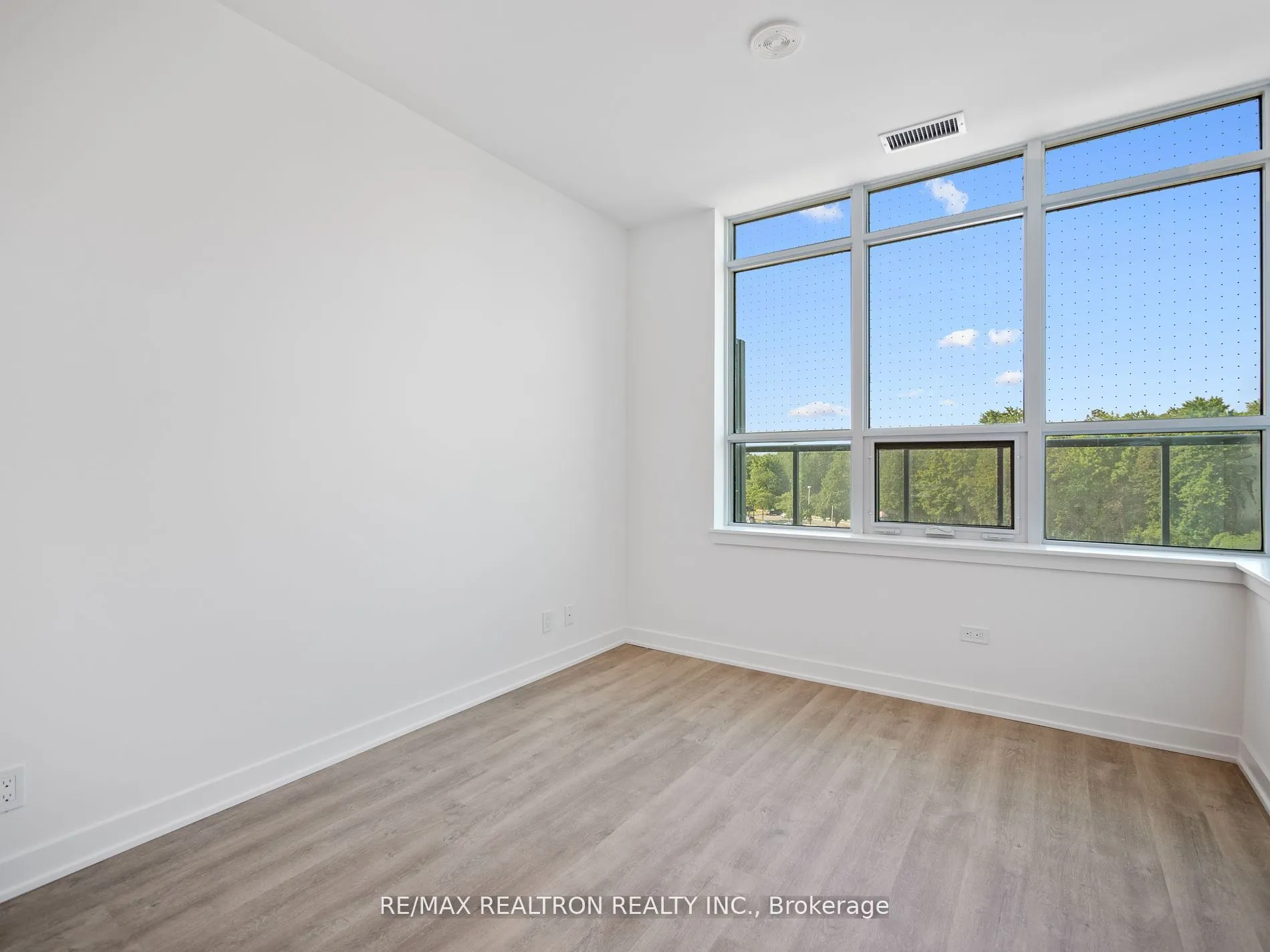 30 UPPER MALL Way, #A-209