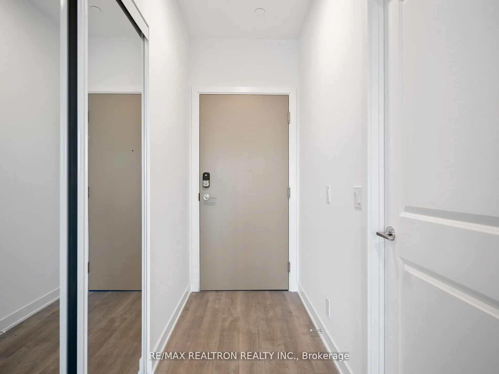 30 UPPER MALL Way, #A-209