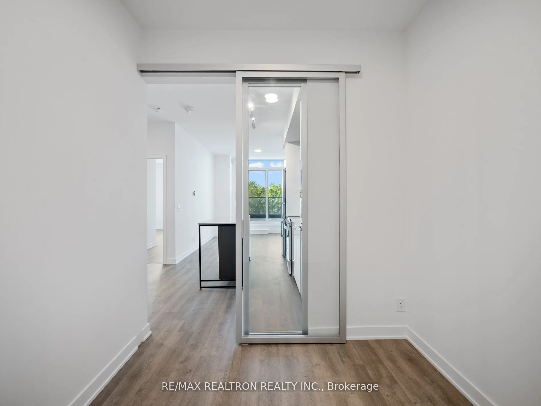 30 UPPER MALL Way, #A-209