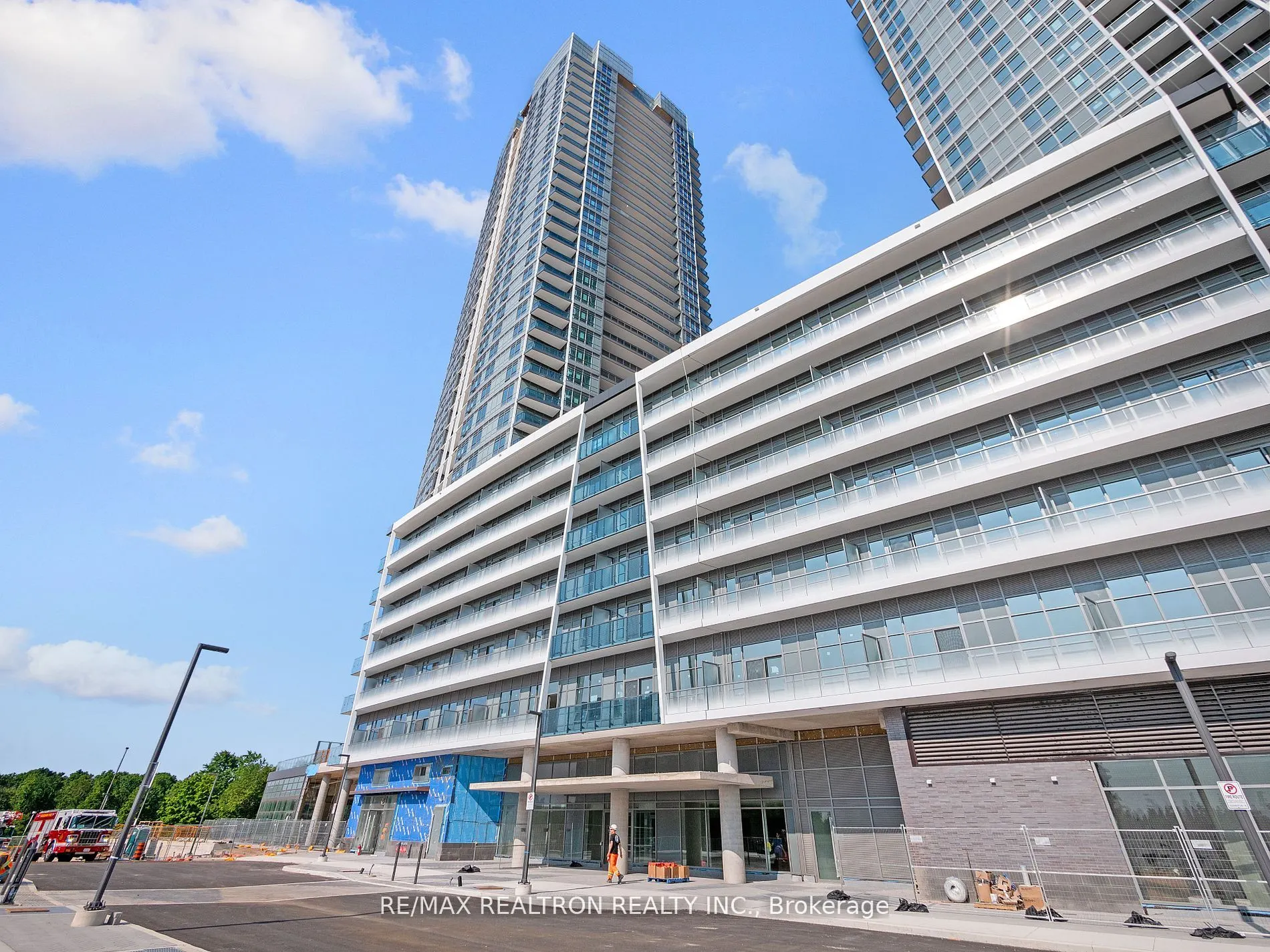30 UPPER MALL Way, #A-209