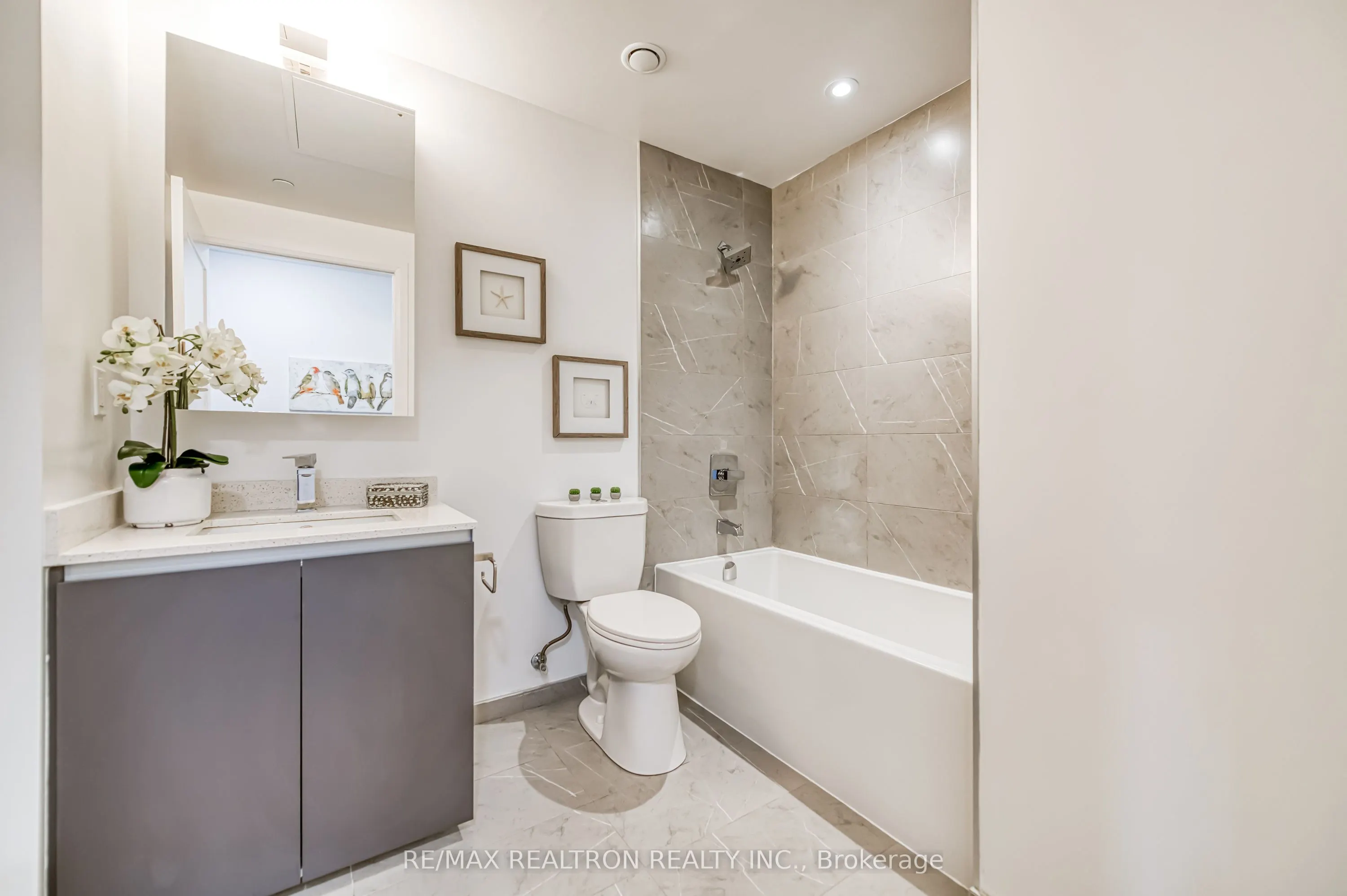 398 Highway 7 E, #215