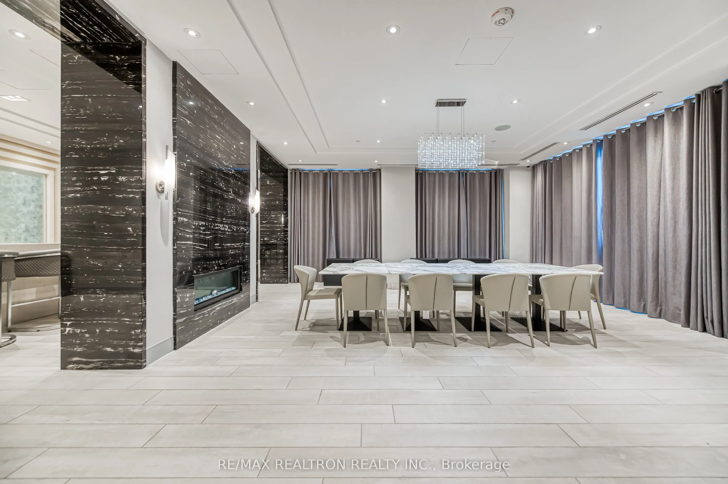 398 Highway 7 E, #215