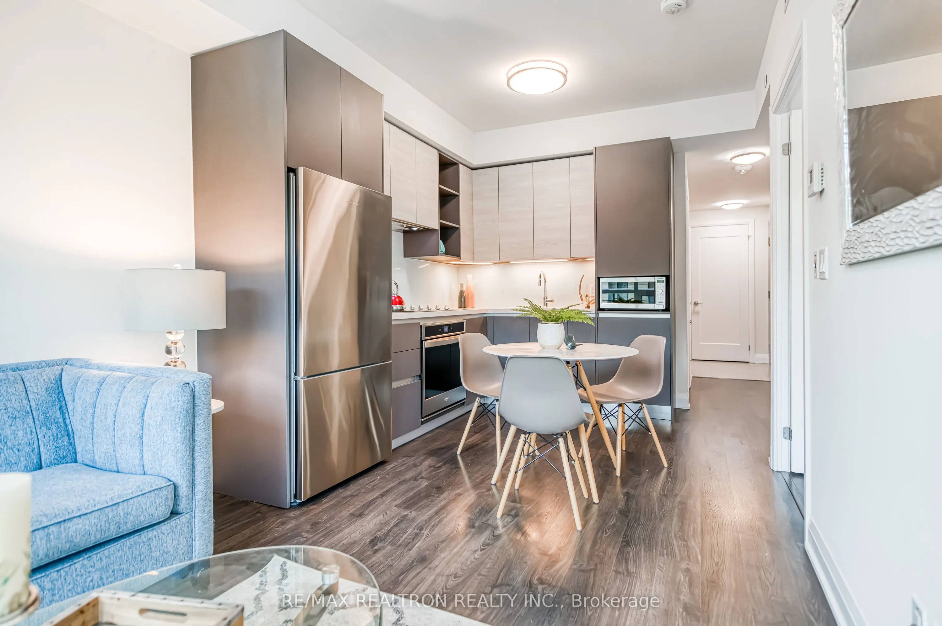 398 Highway 7 E, #215