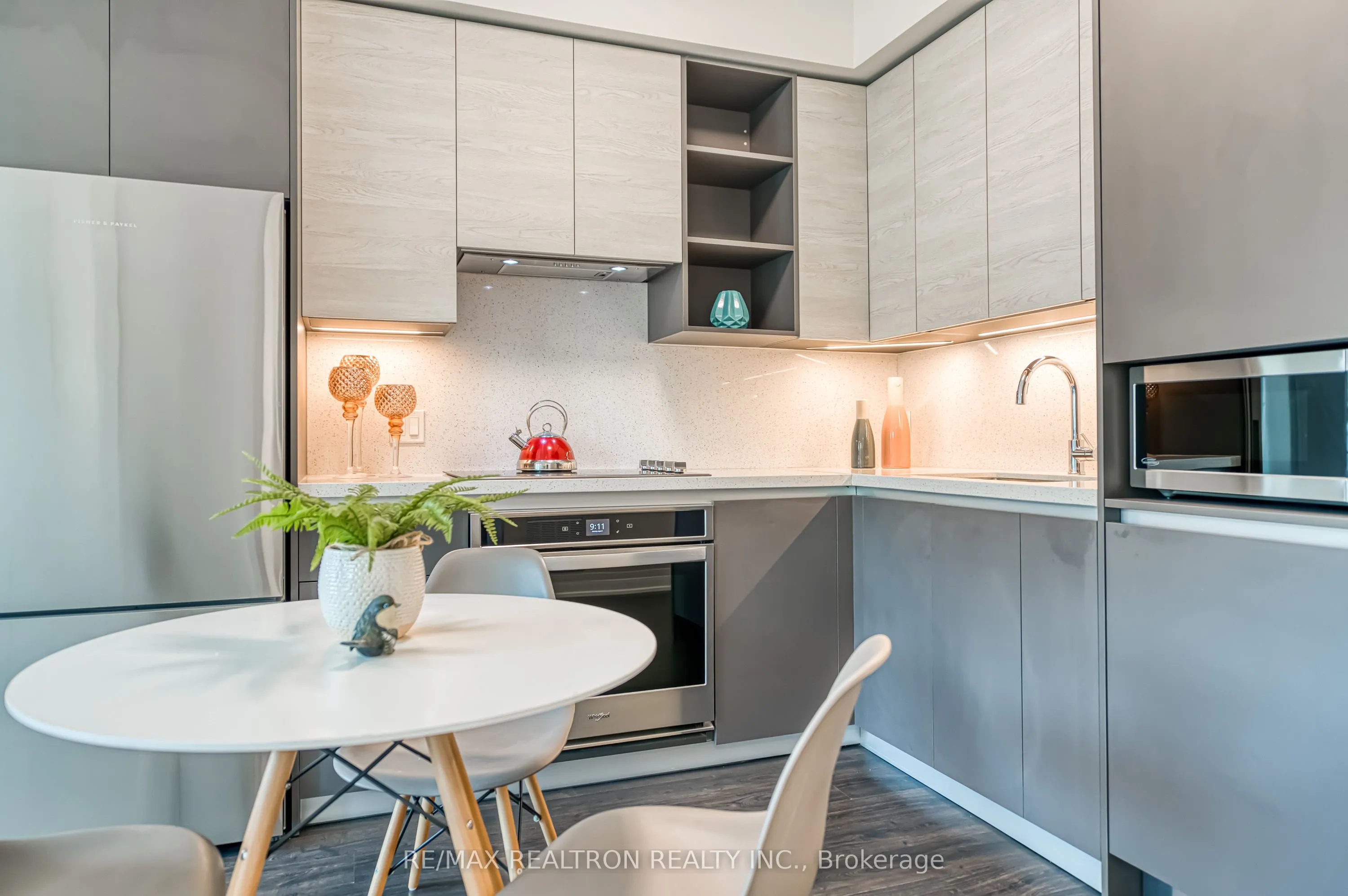 398 Highway 7 E, #215