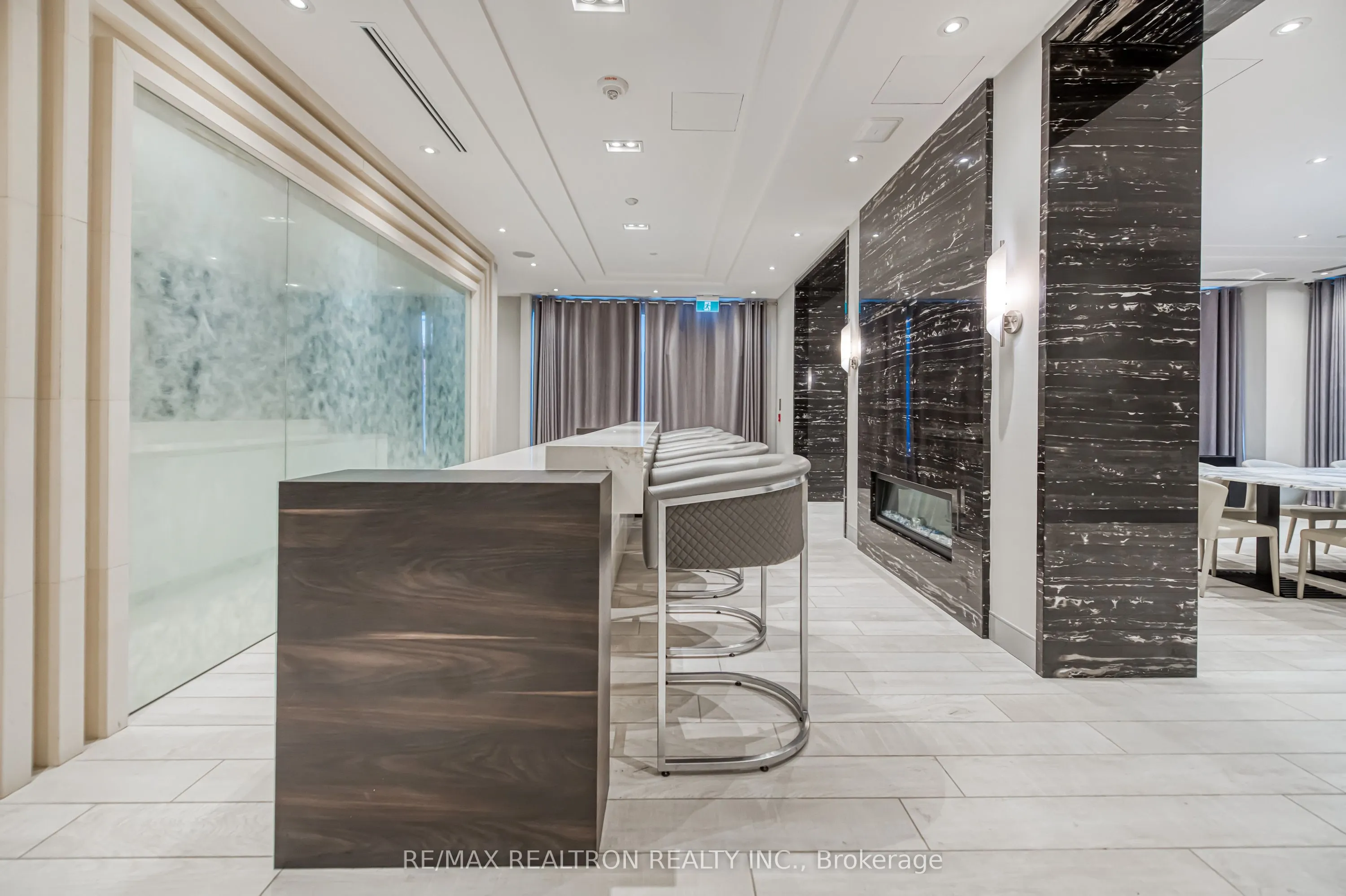 398 Highway 7 E, #215