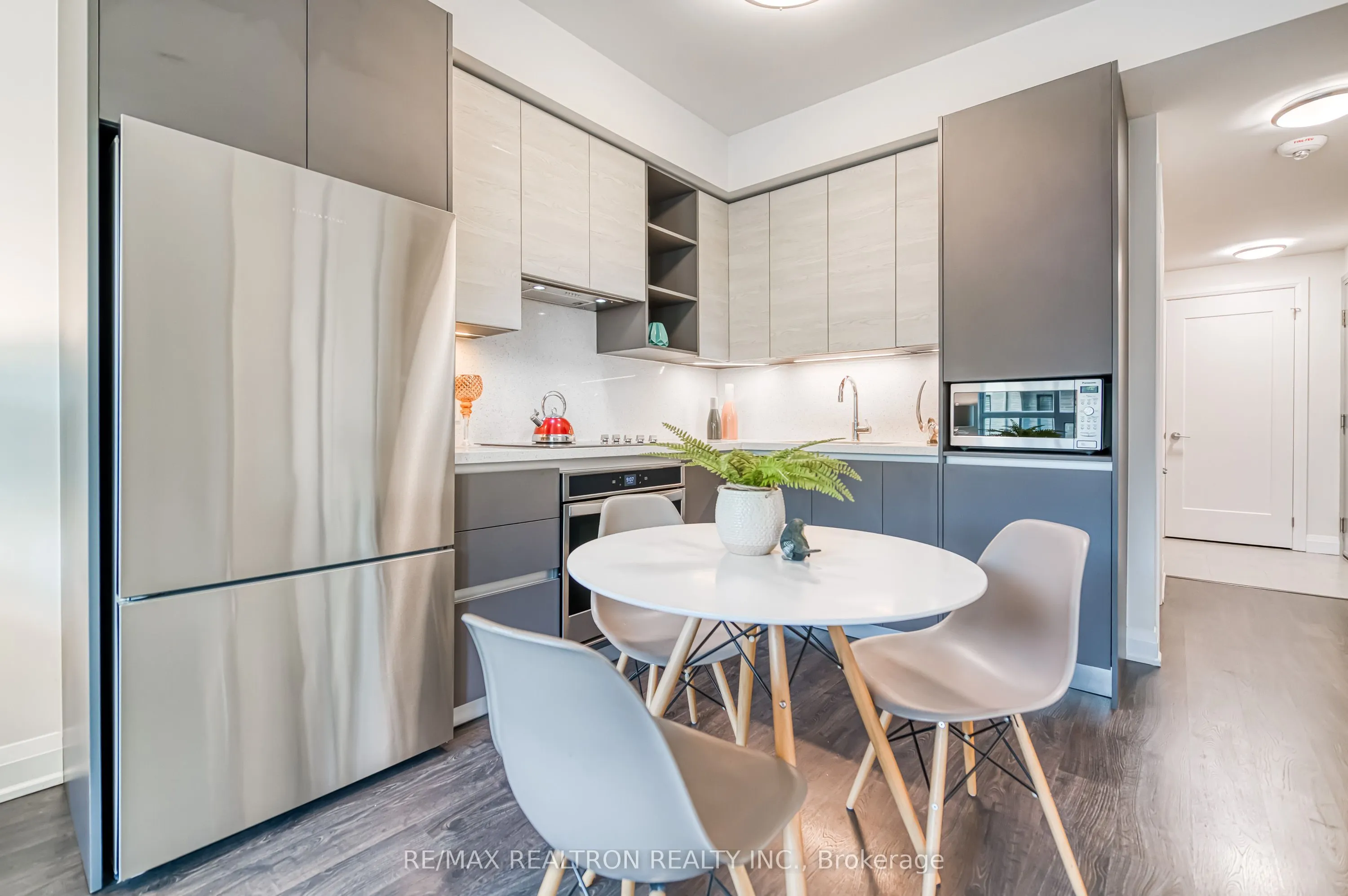 398 Highway 7 E, #215