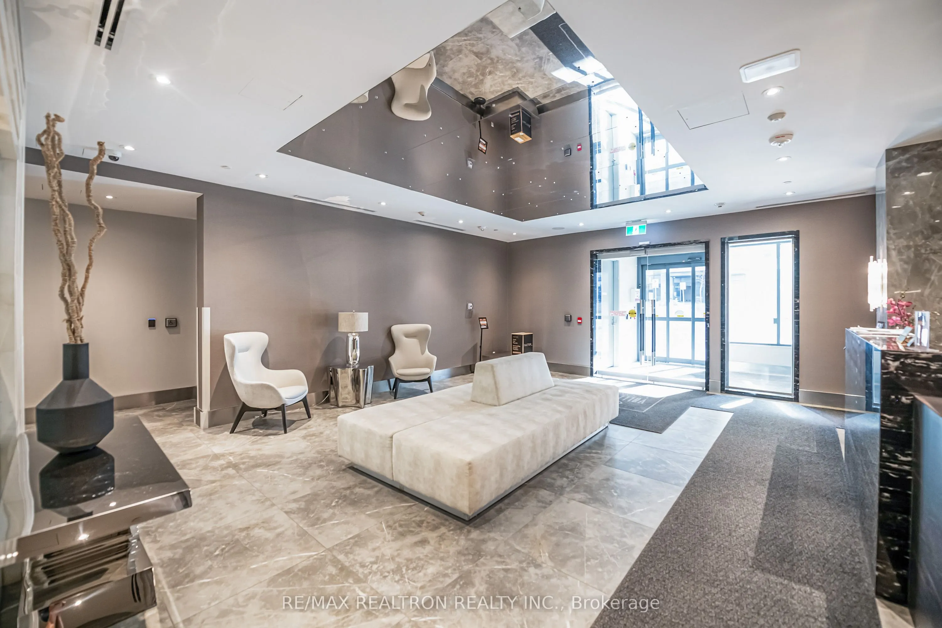 398 Highway 7 E, #215