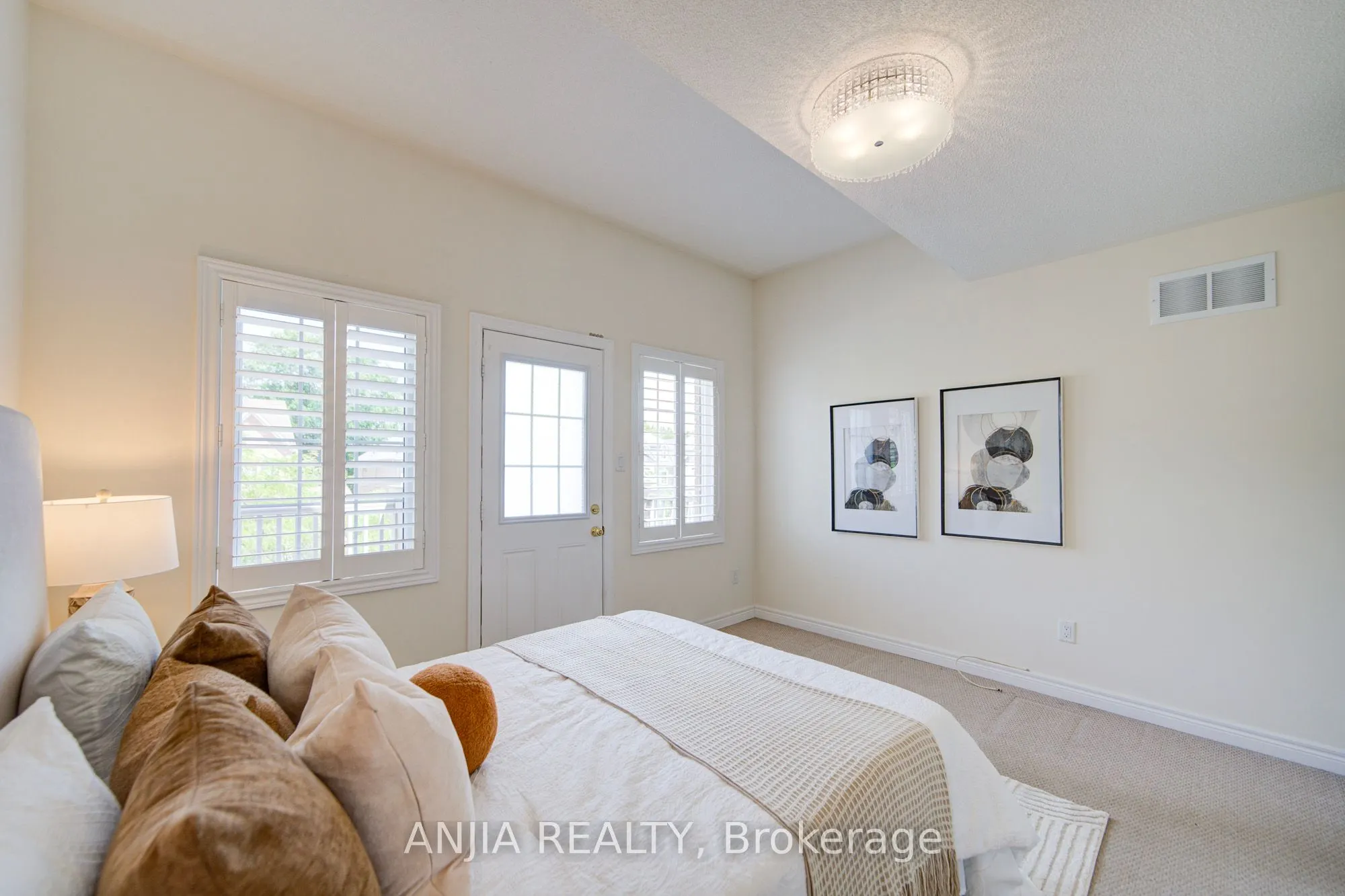 123 Greenforest Grove