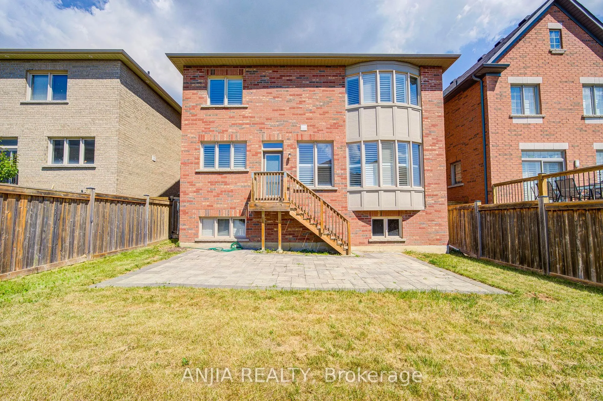 123 Greenforest Grove