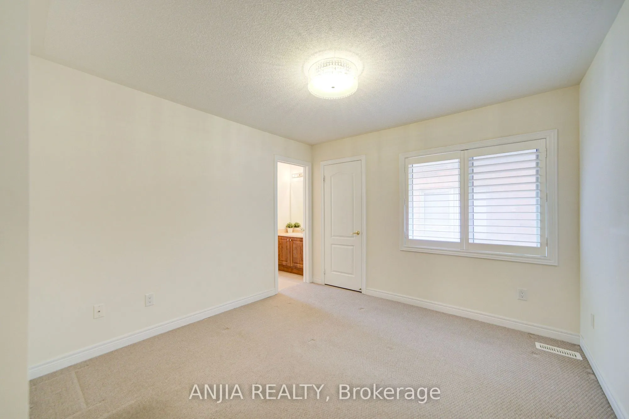 123 Greenforest Grove