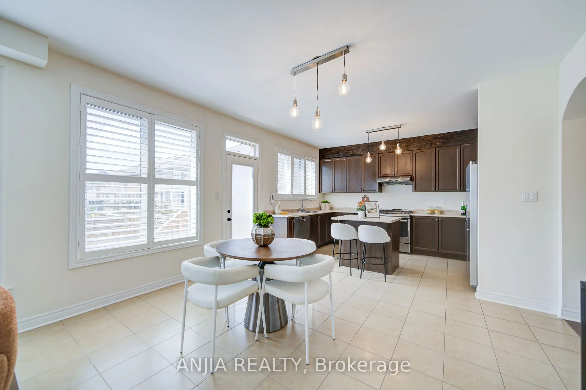 123 Greenforest Grove