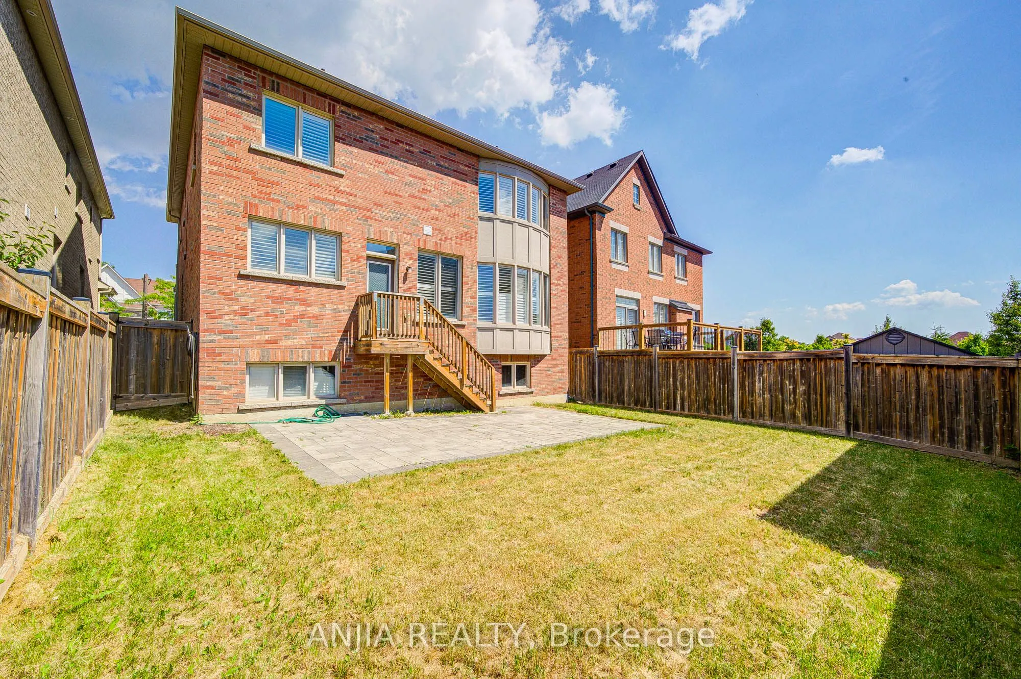 123 Greenforest Grove
