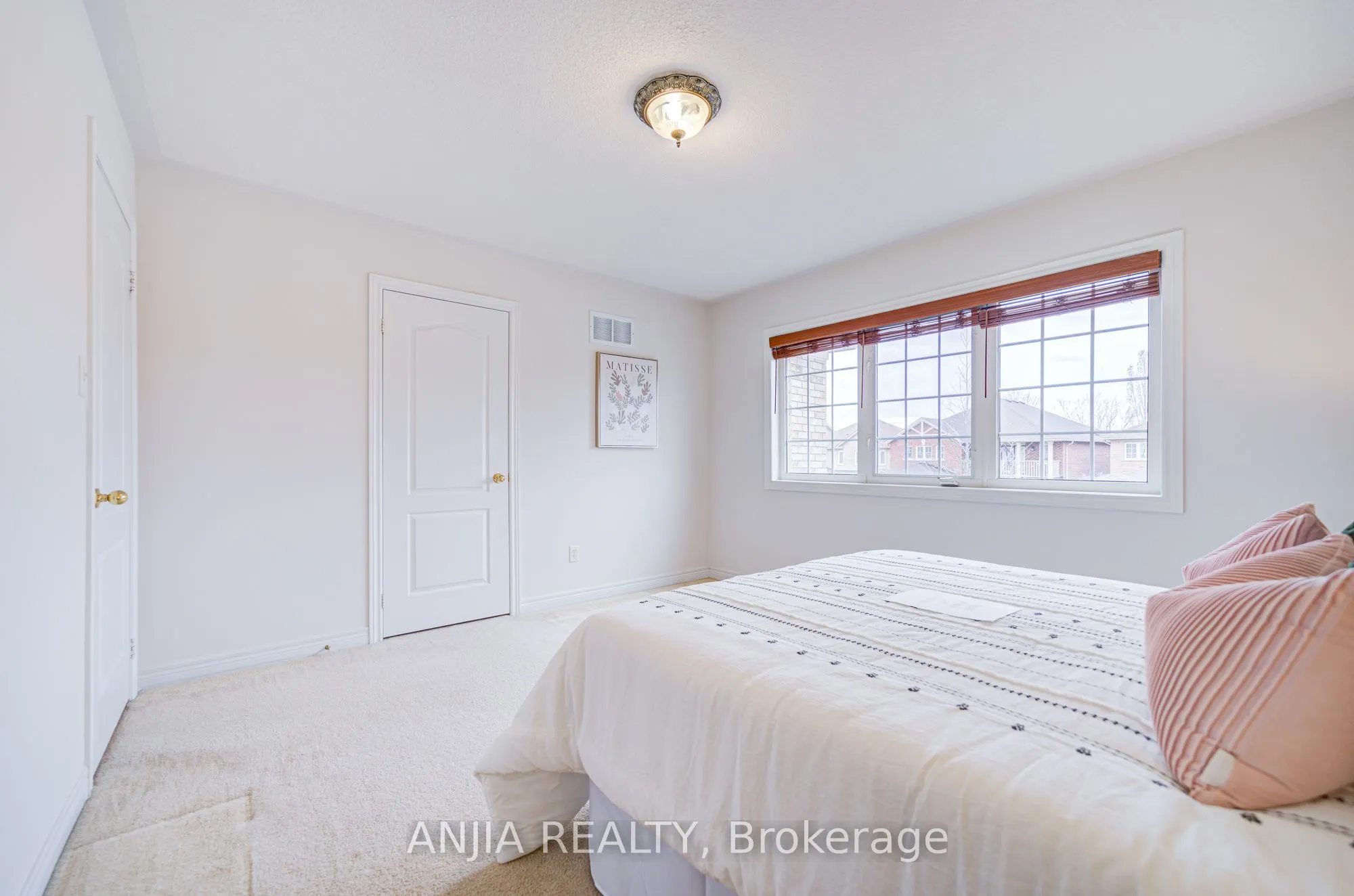 6 Linsmary Court