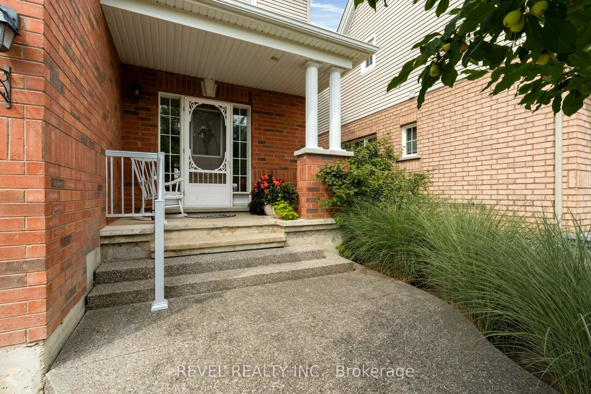 1058 Muriel Street