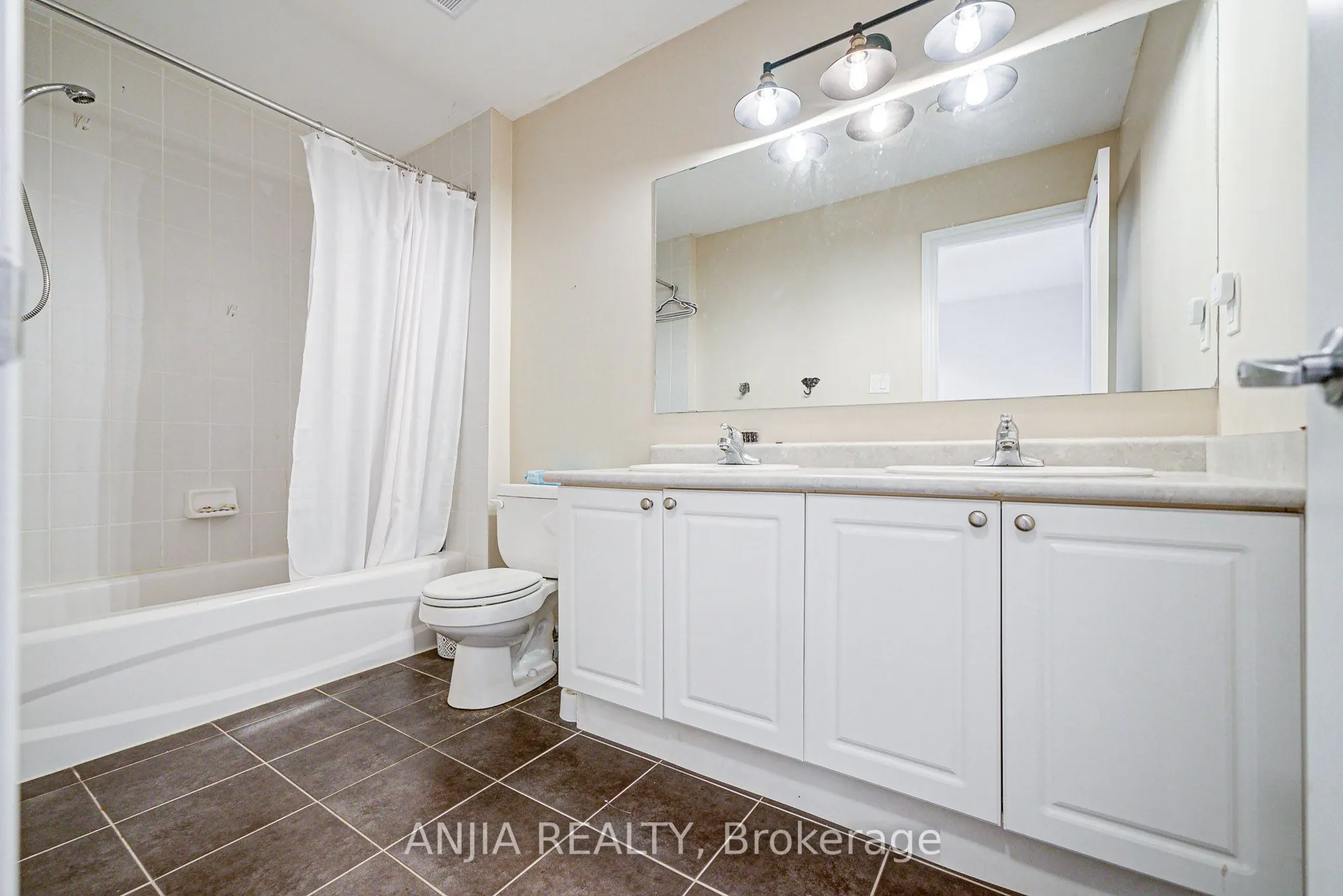30 Greensborough Village Circle, #22