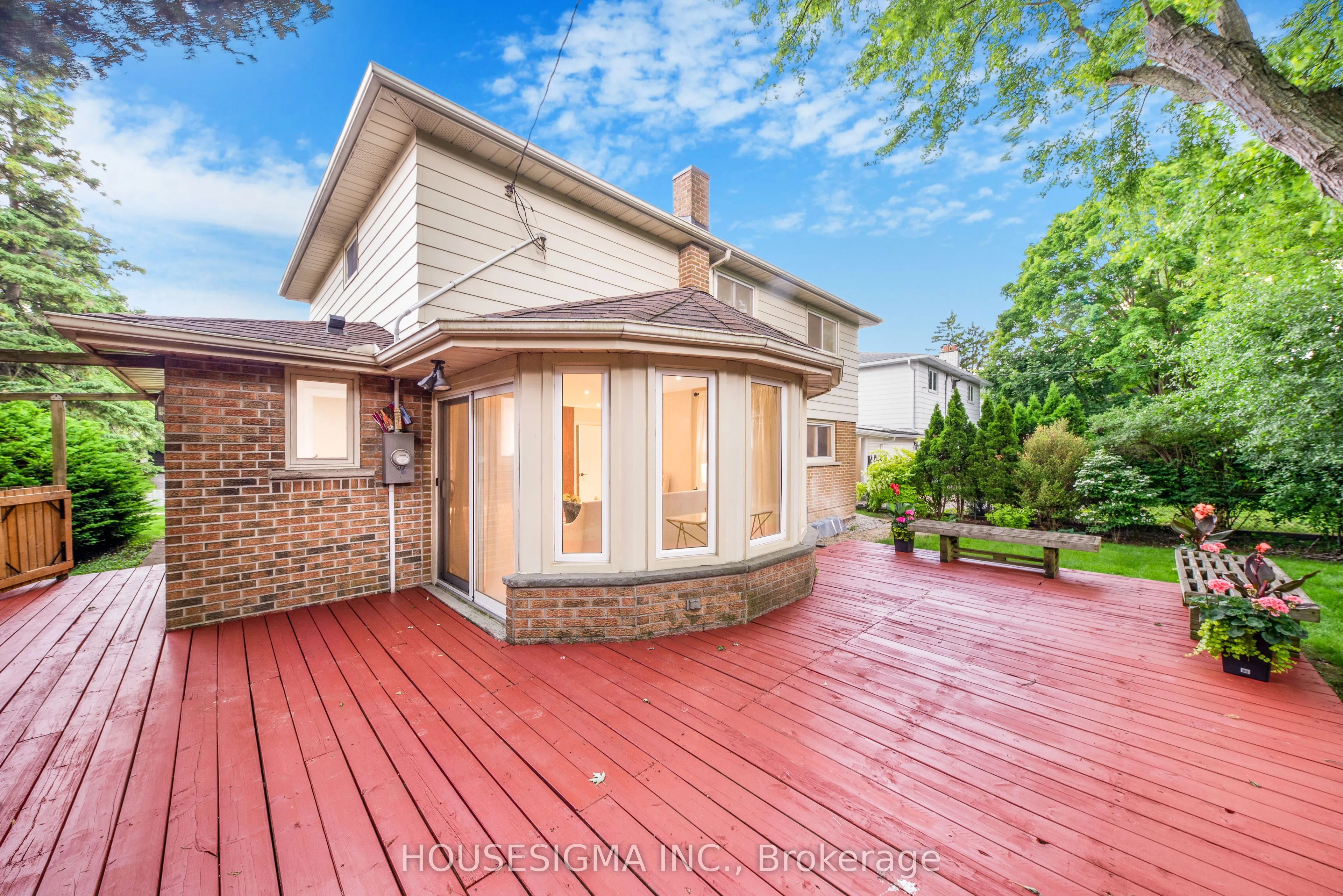 50 Royal Orchard Boulevard