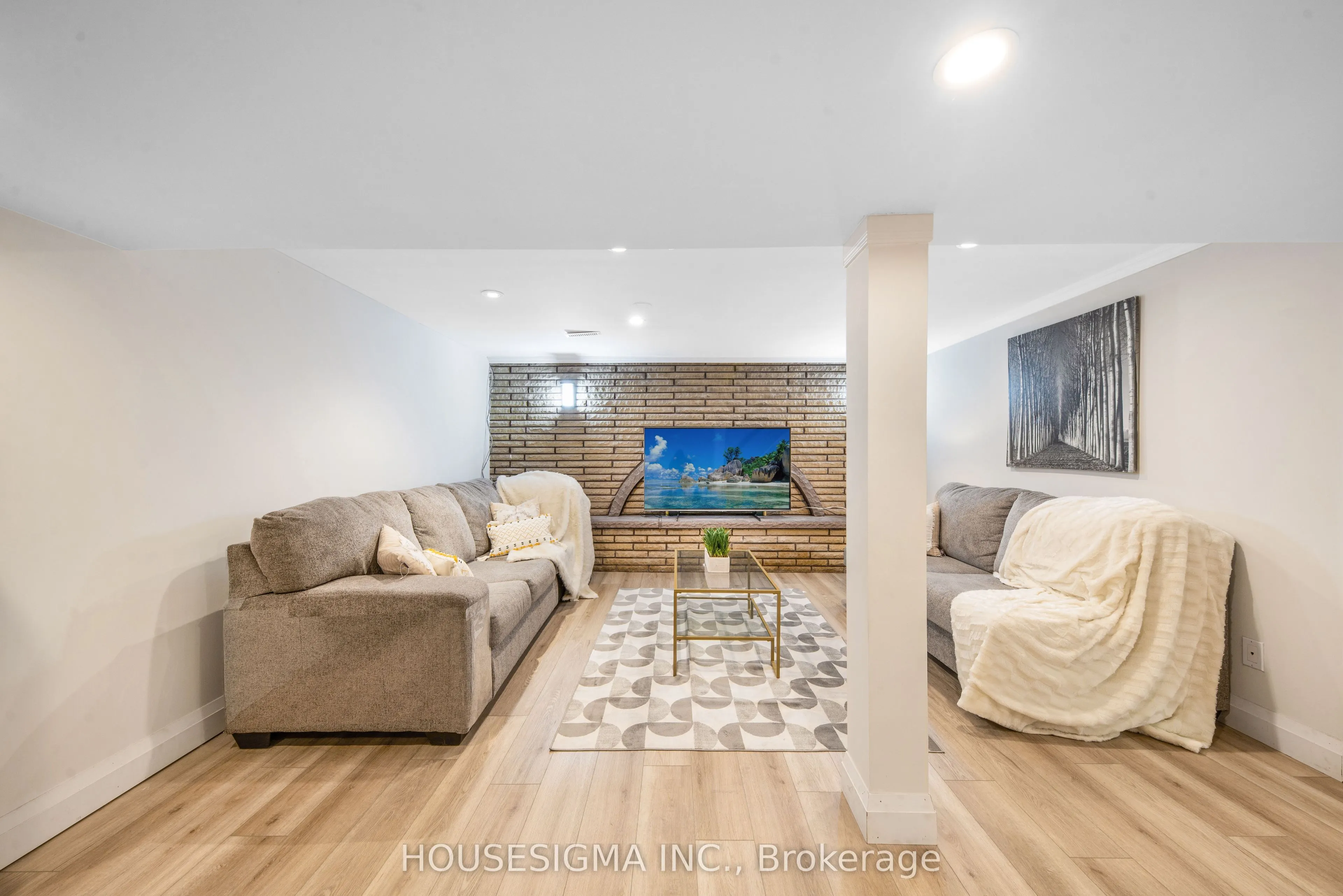 50 Royal Orchard Boulevard