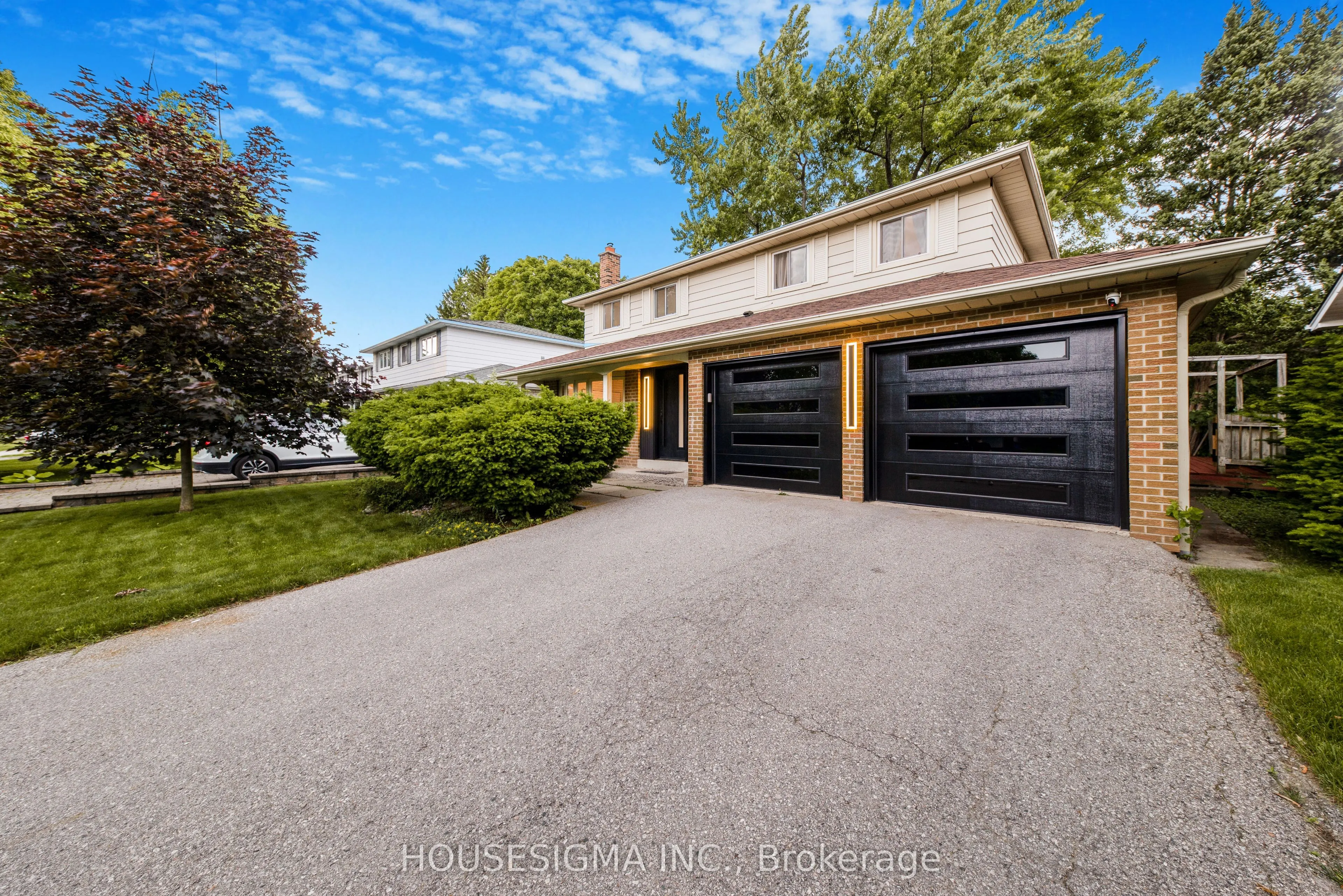 50 Royal Orchard Boulevard