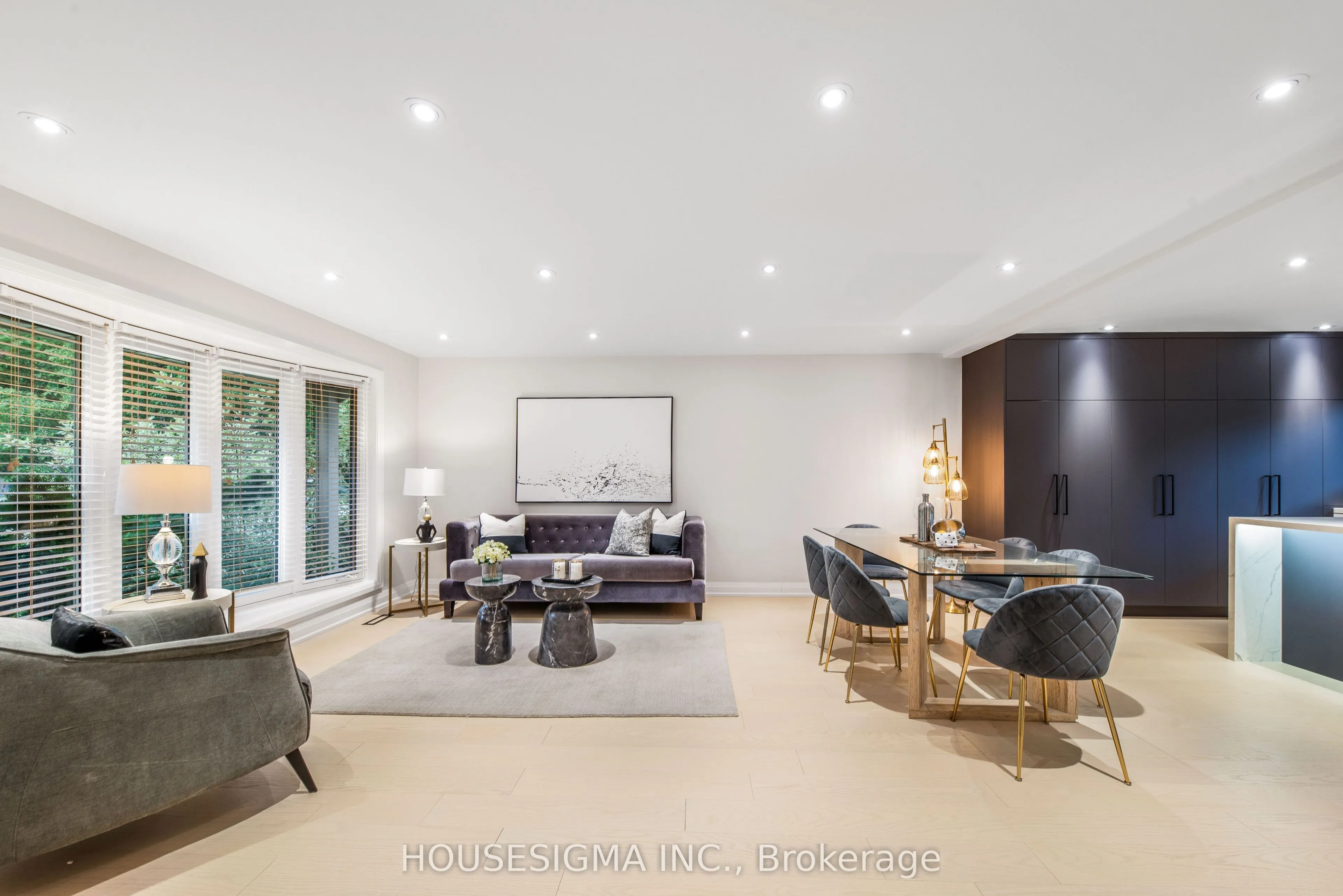 50 Royal Orchard Boulevard