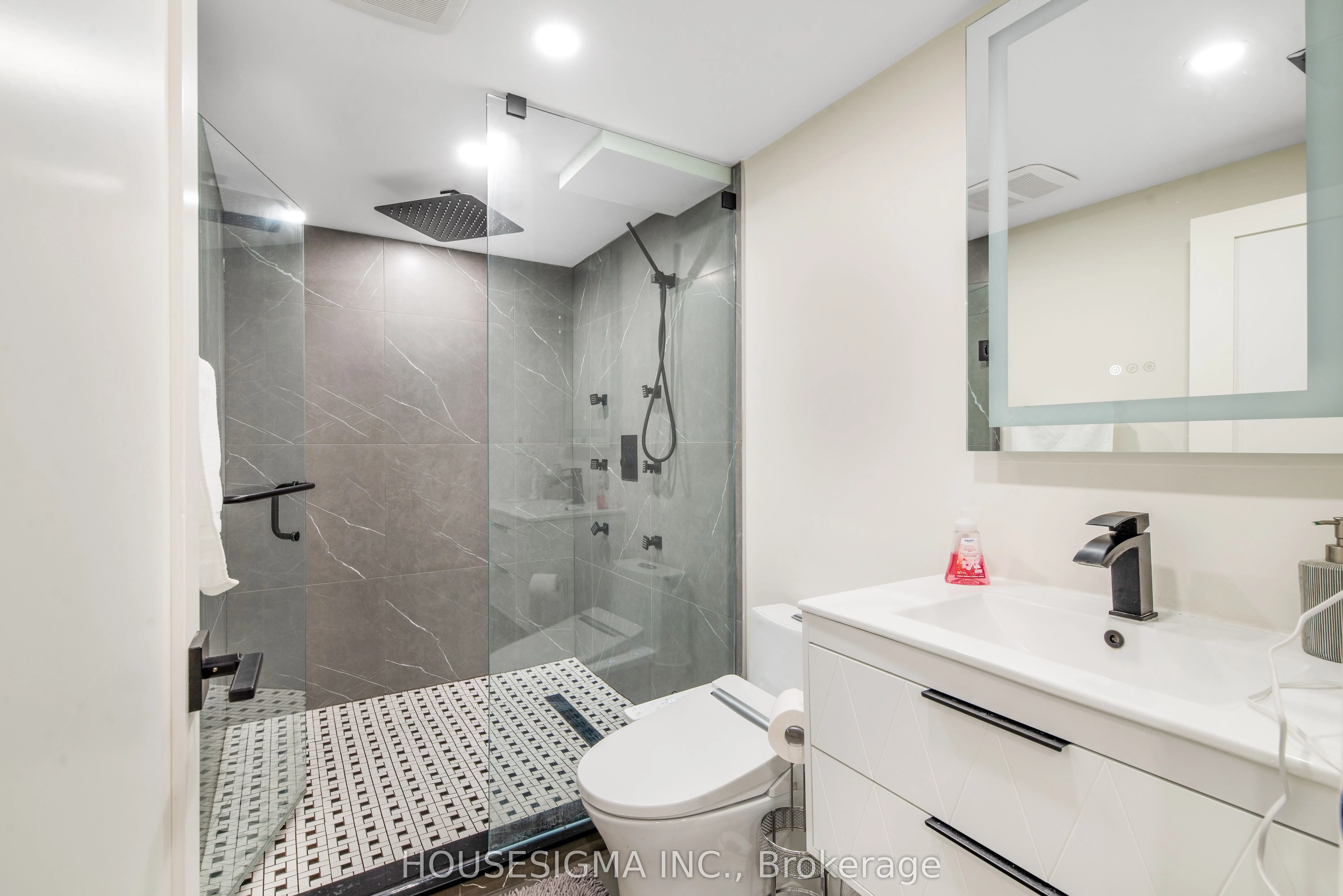 50 Royal Orchard Boulevard