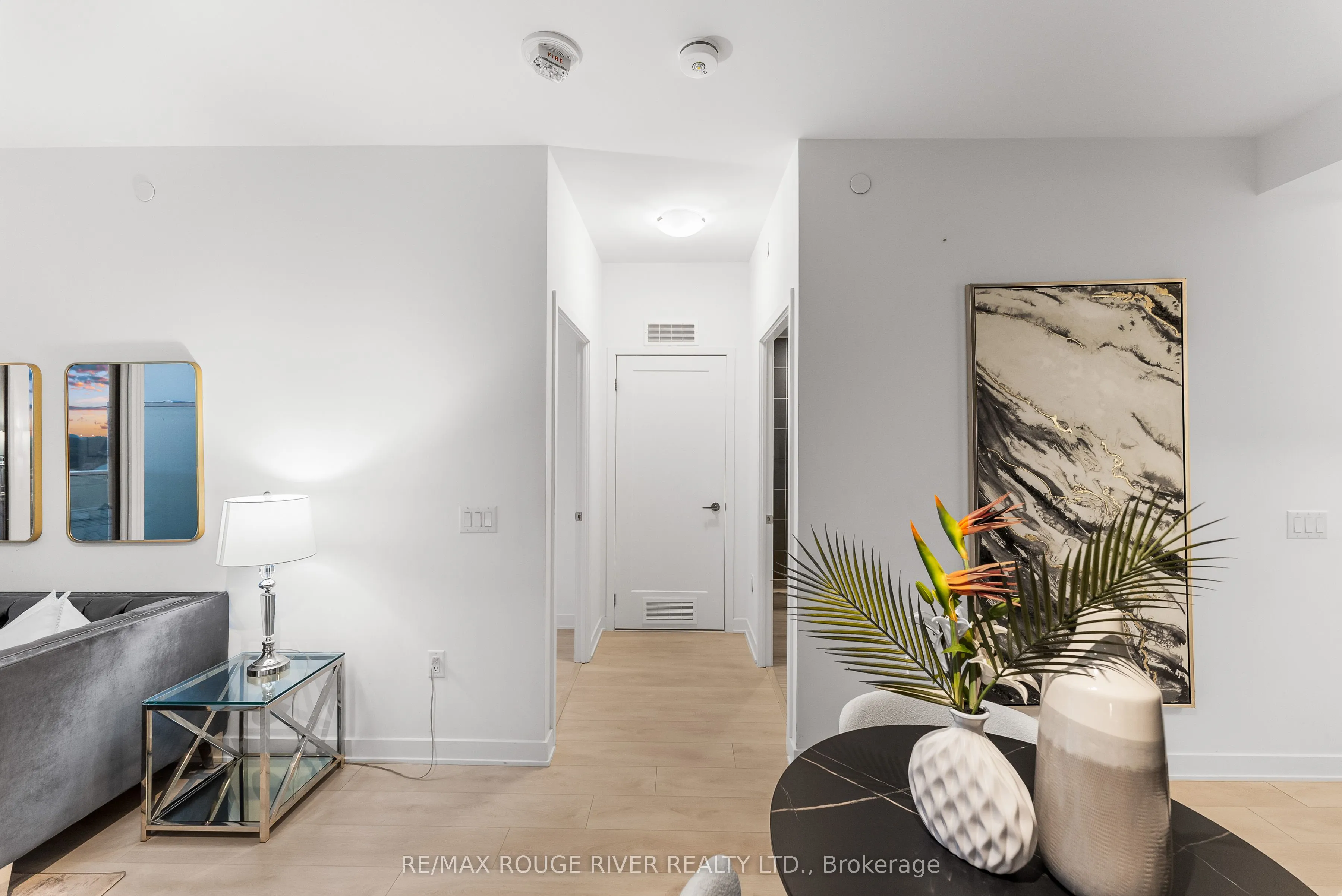 95 Oneida Crescent, #602