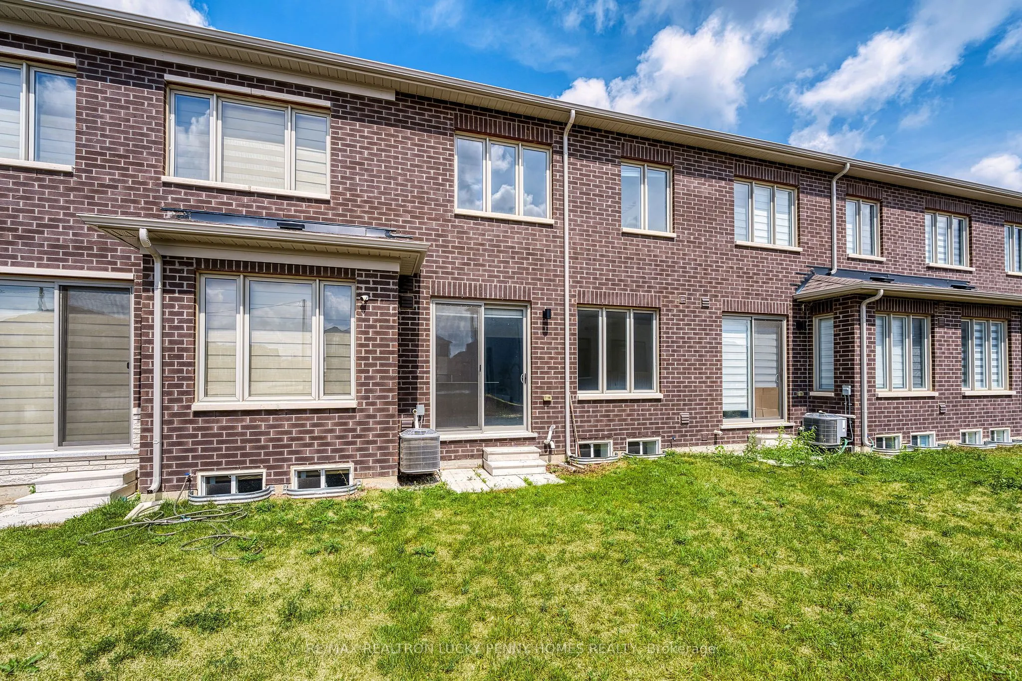 123 Schmeltzer Crescent