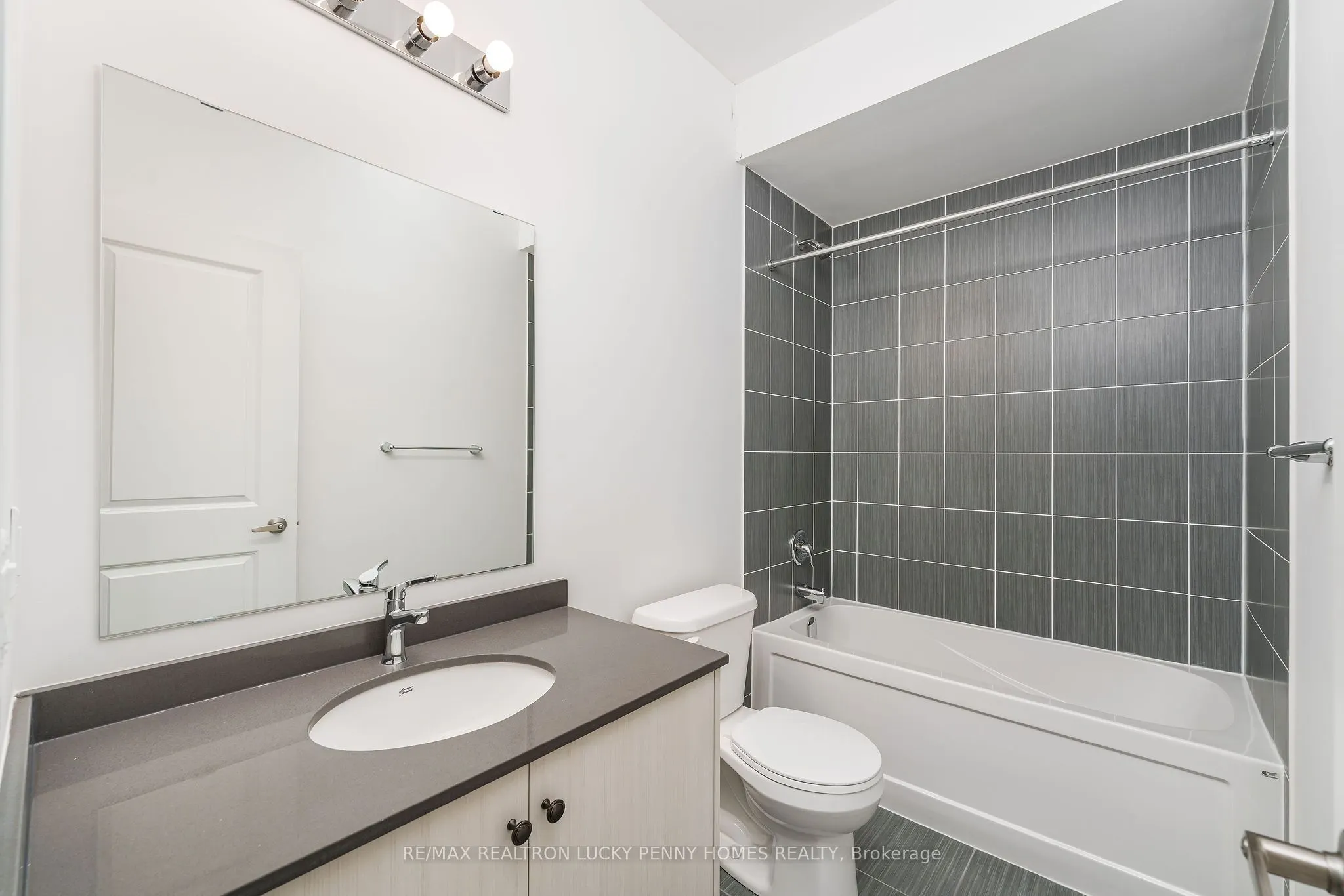 123 Schmeltzer Crescent