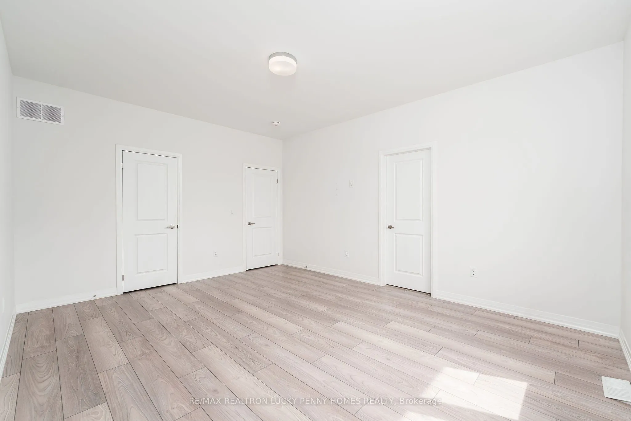 123 Schmeltzer Crescent