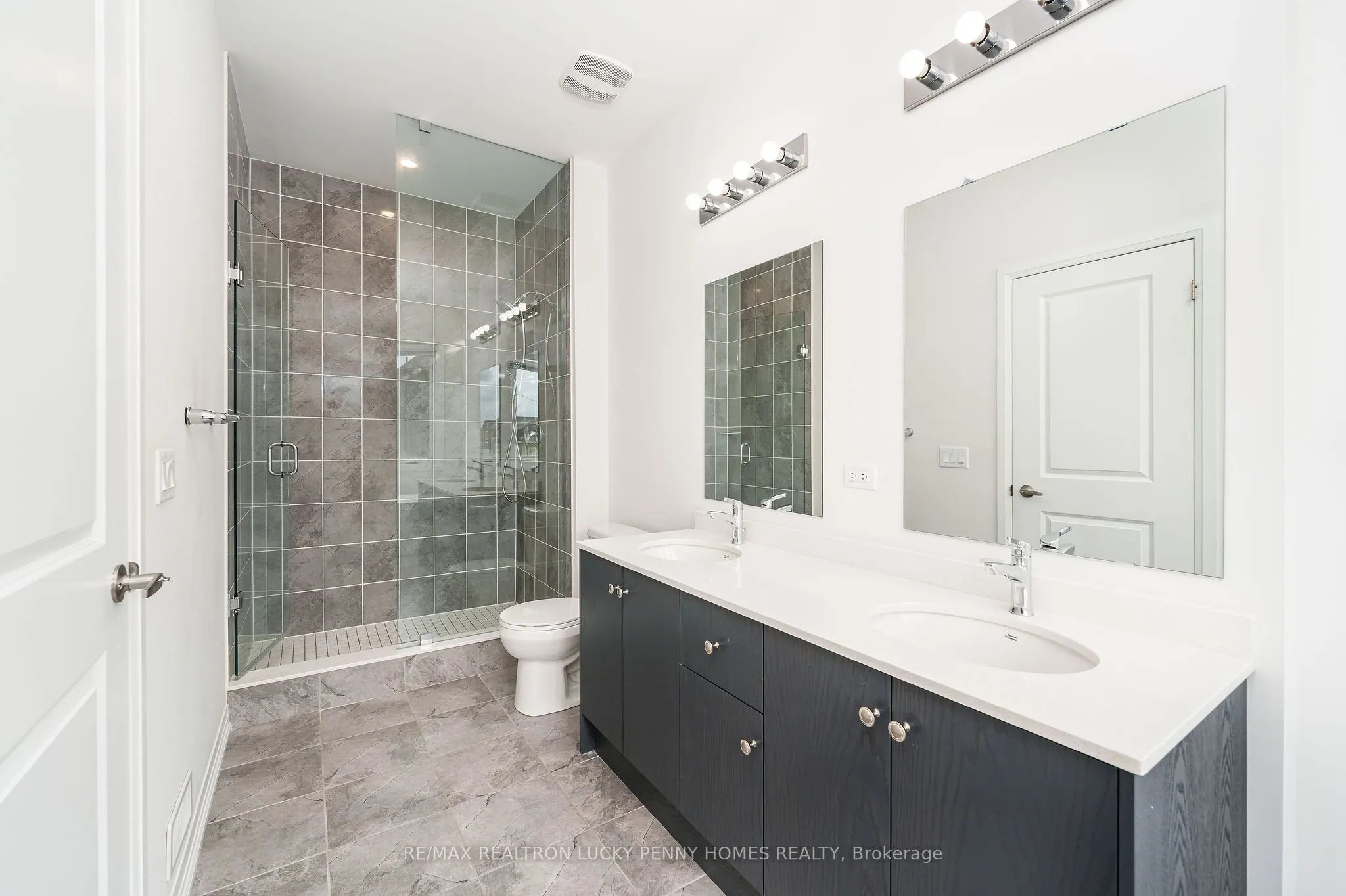 123 Schmeltzer Crescent