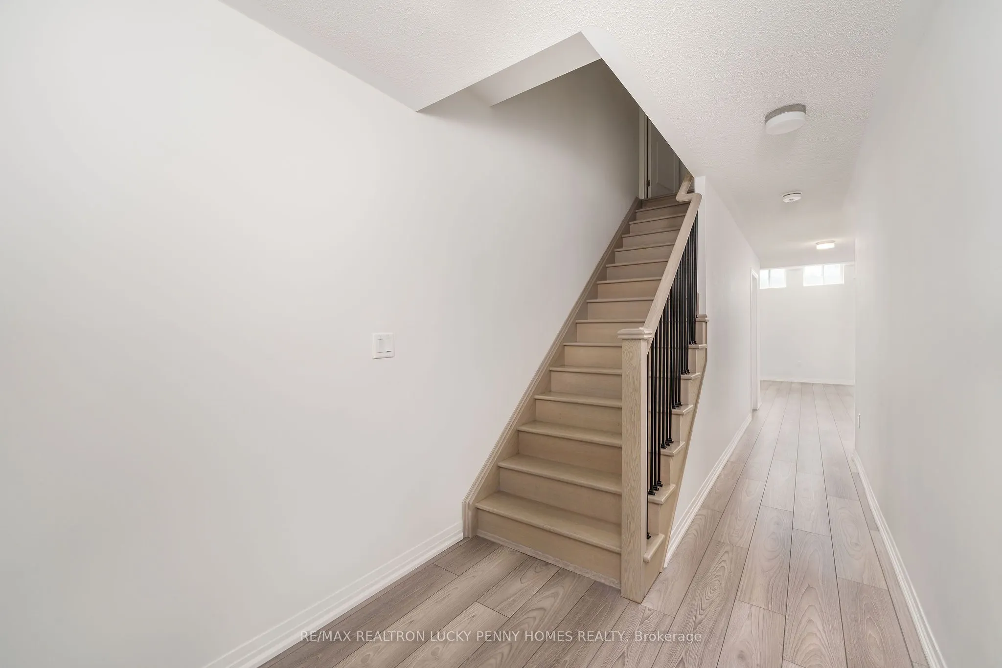 123 Schmeltzer Crescent