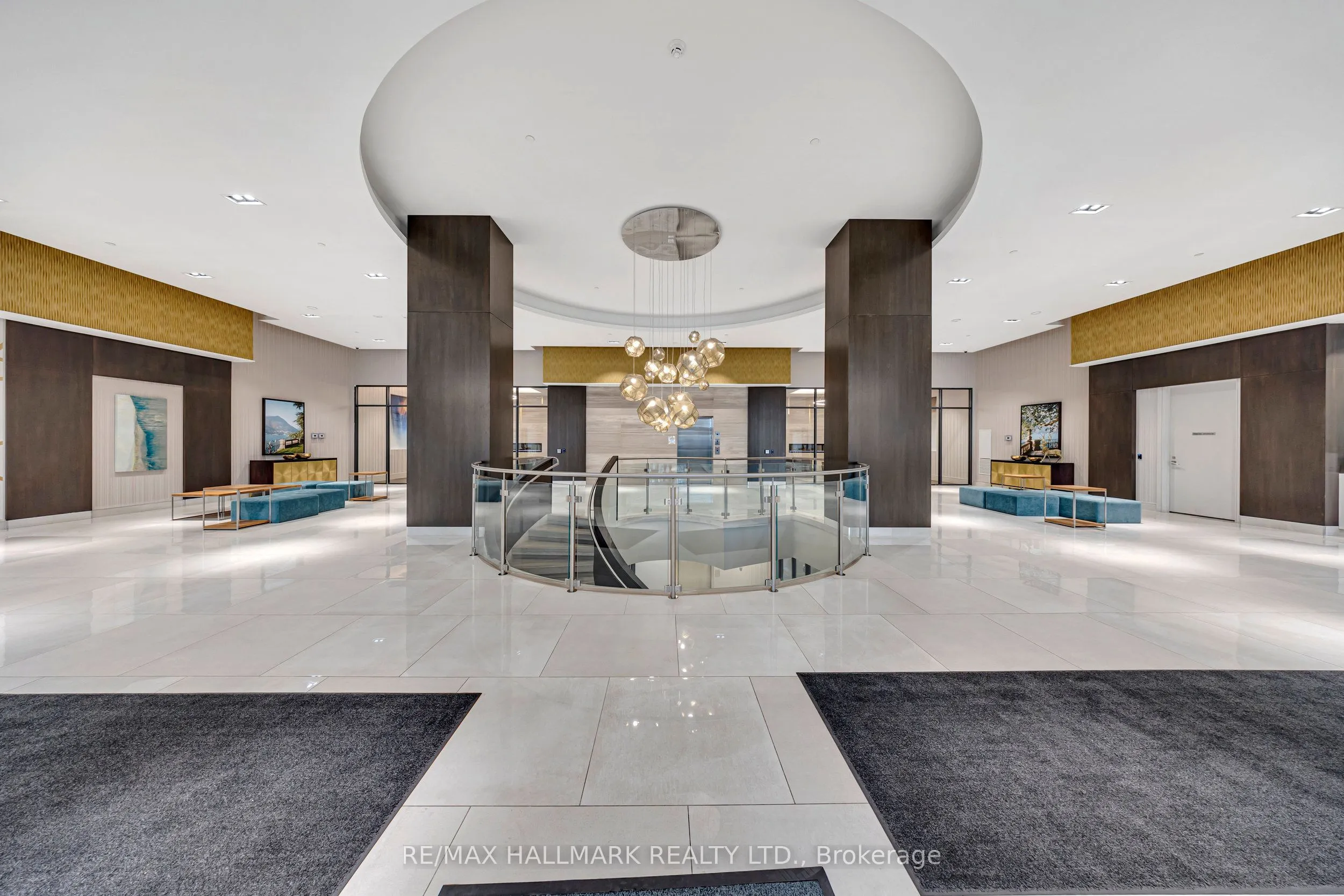 9000 Jane Street, #427